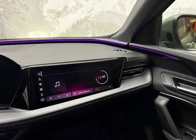 Audi Q5 view 12