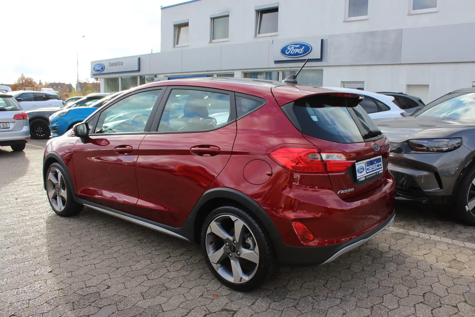 Ford Fiesta Active Plus 1,0EcoBoost*125PS*Pano*ACC*Navi*PDC* Rouge - 2