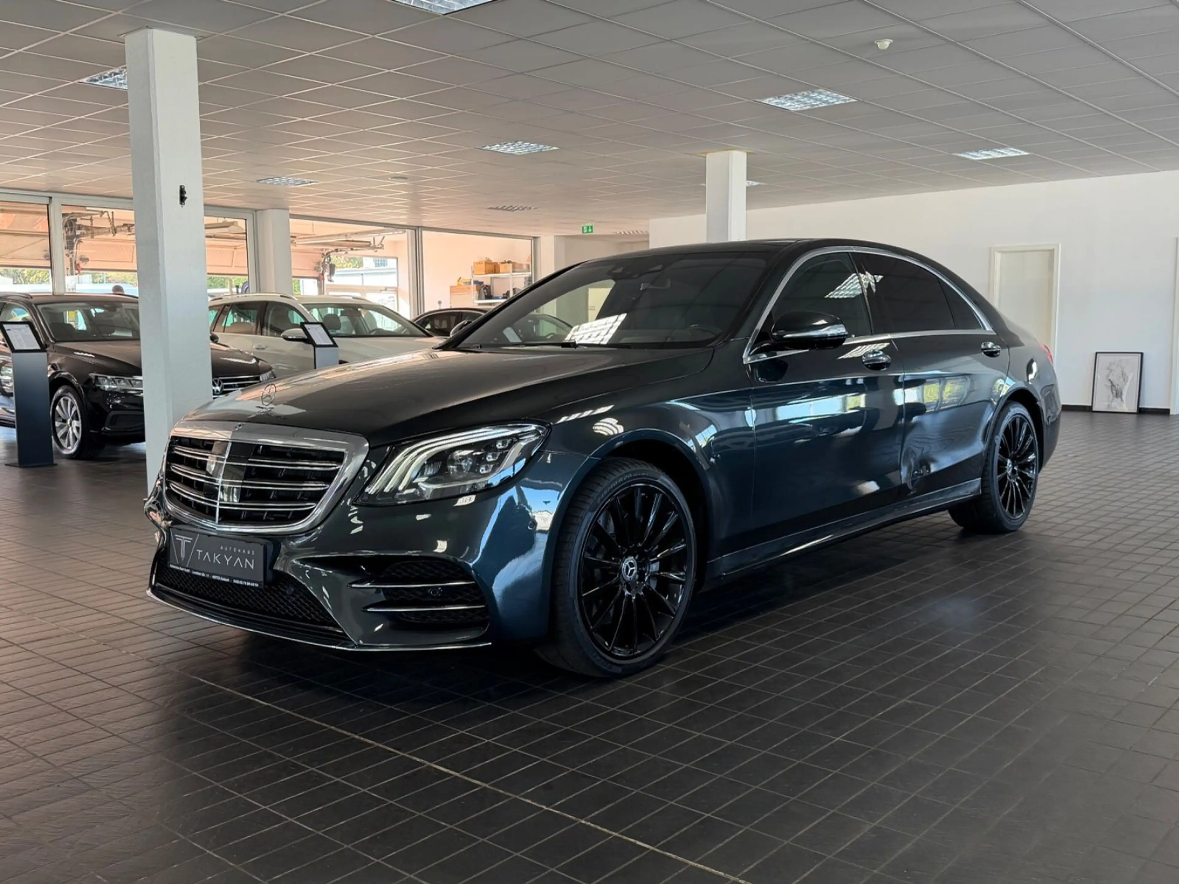 Mercedes-Benz S 400 d 4Matic AMG Line / SHZ / LED