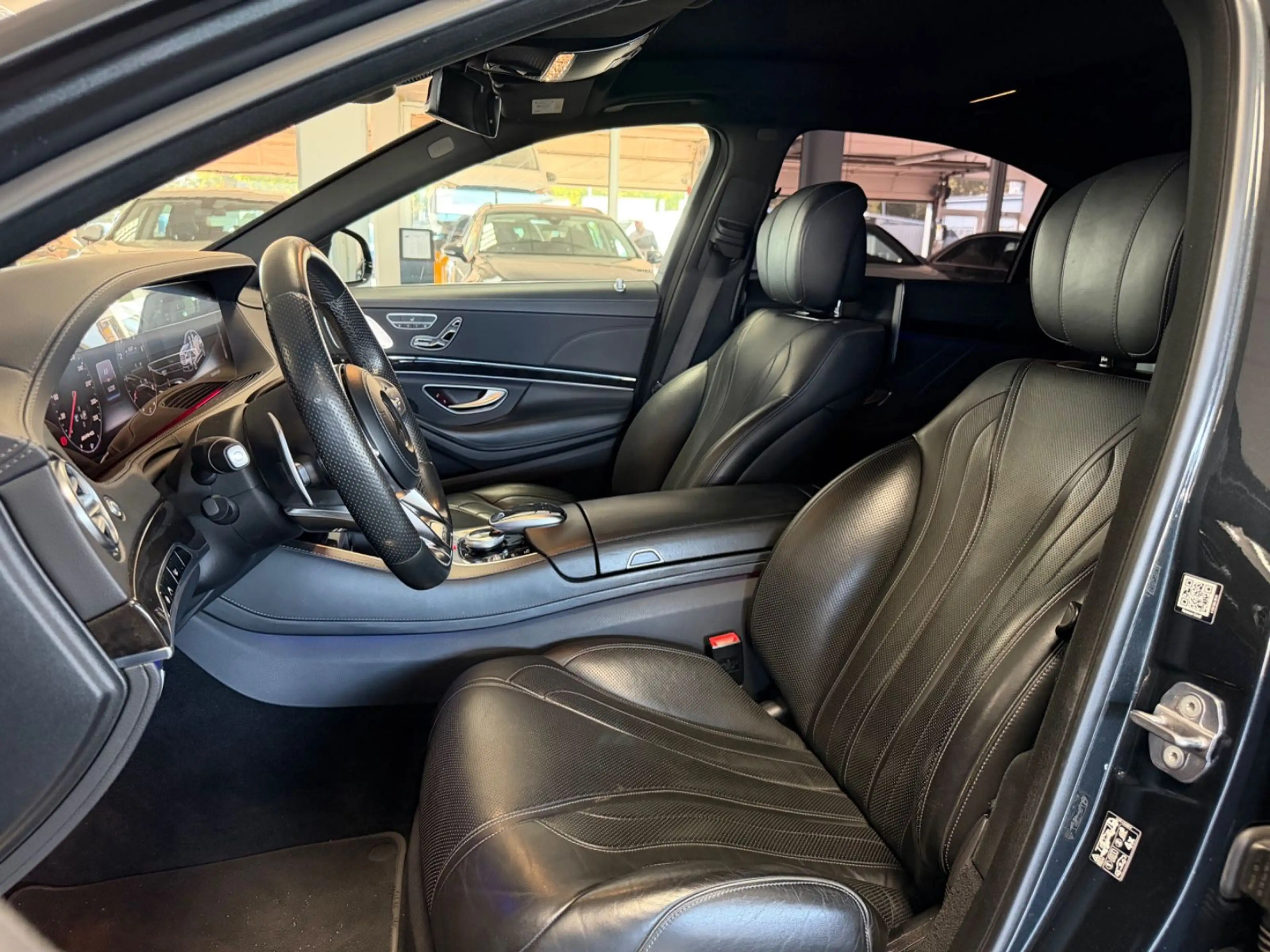 Mercedes-Benz S 400 d 4Matic AMG Line / SHZ / LED — photo 11