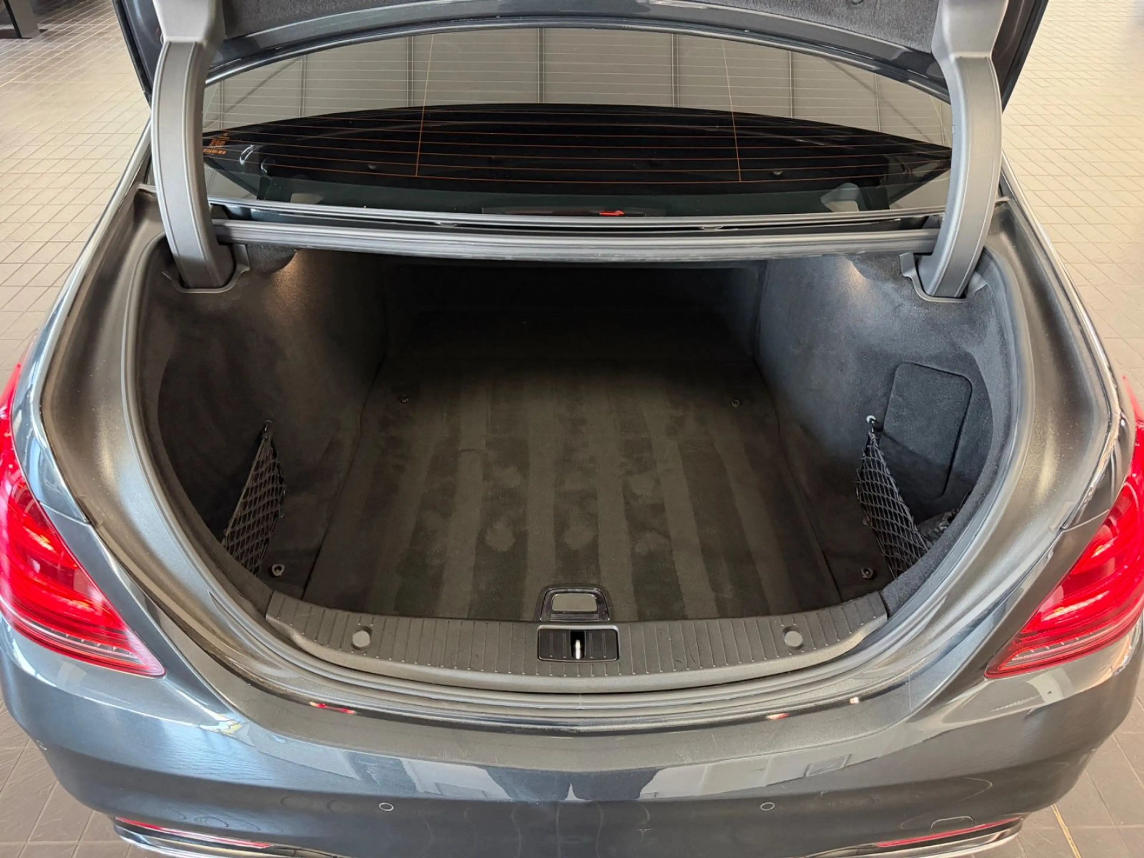 Mercedes-Benz S 400 d 4Matic AMG Line / SHZ / LED — photo 9
