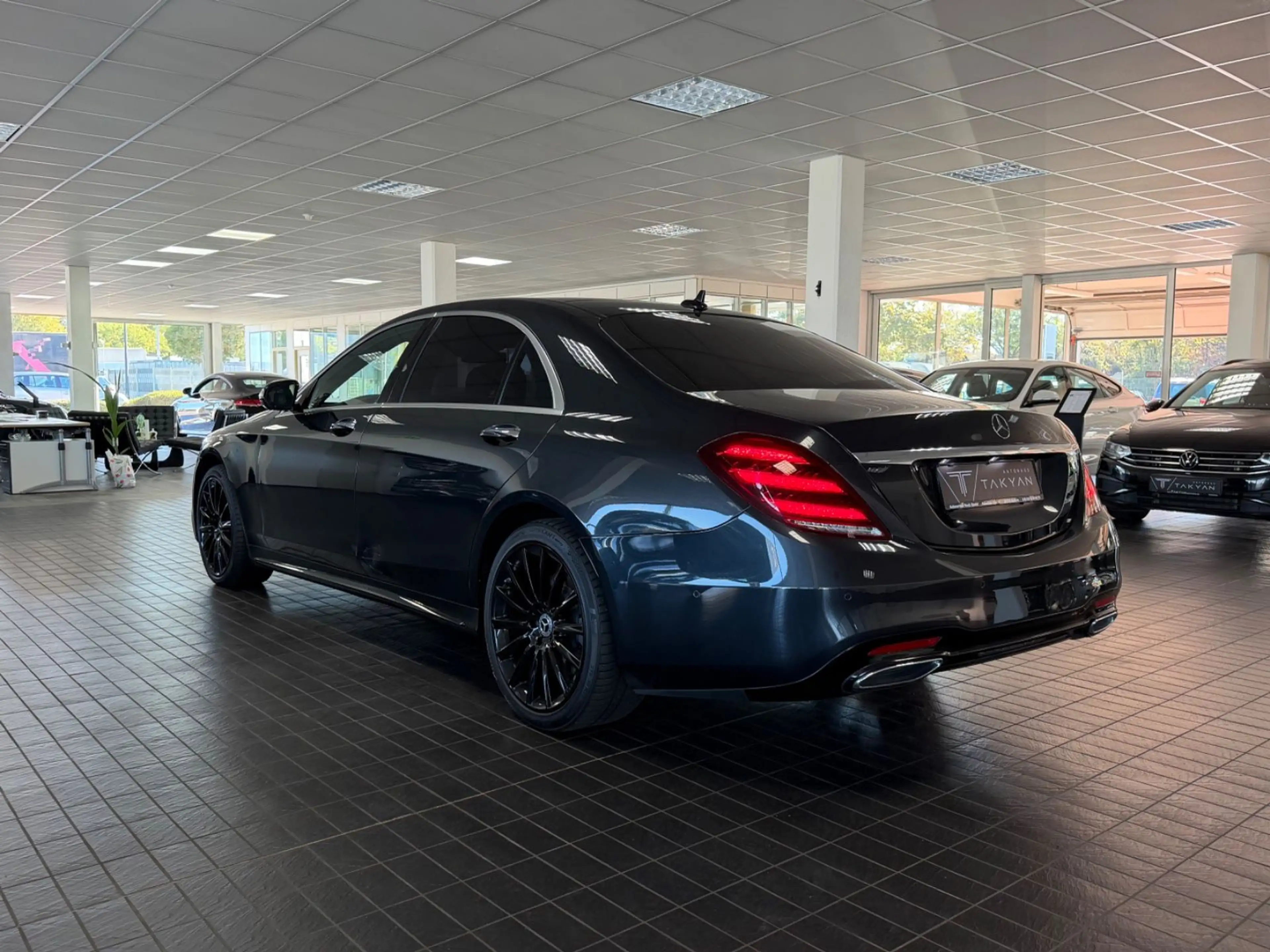 Mercedes-Benz S 400 d 4Matic AMG Line / SHZ / LED — photo 7