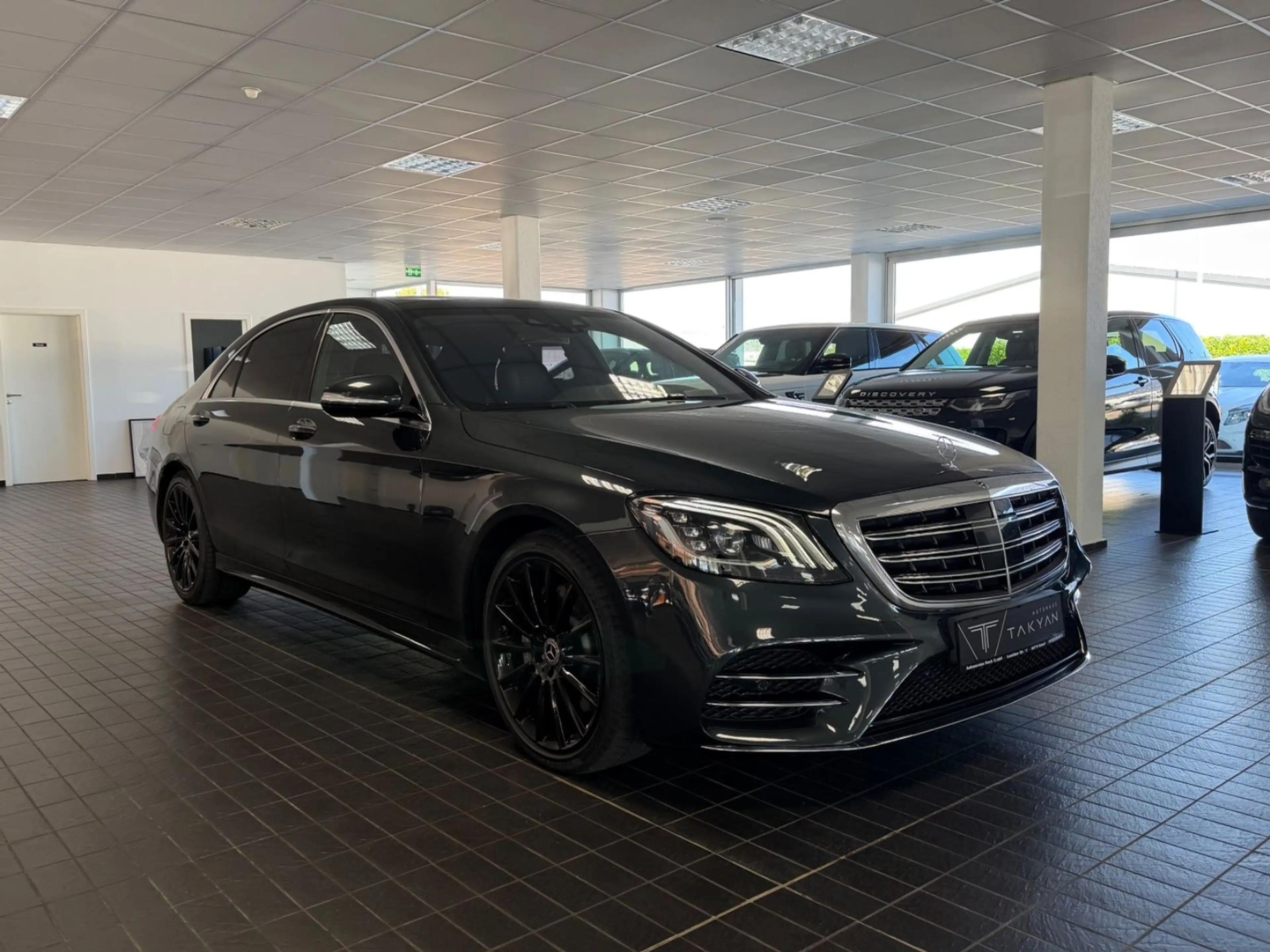 Mercedes-Benz S 400 d 4Matic AMG Line / SHZ / LED — photo 3