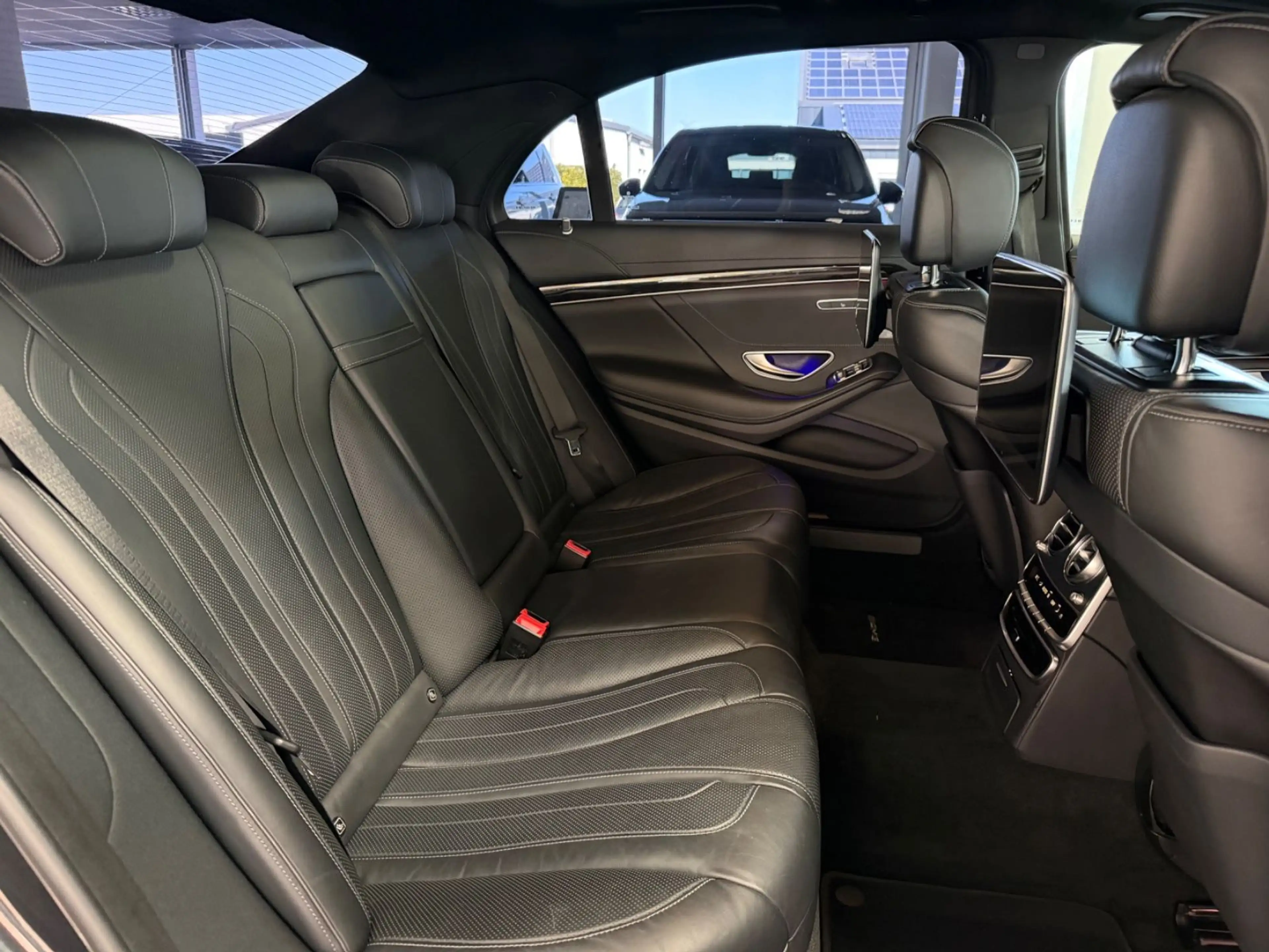 Mercedes-Benz S 400 d 4Matic AMG Line / SHZ / LED — photo 13