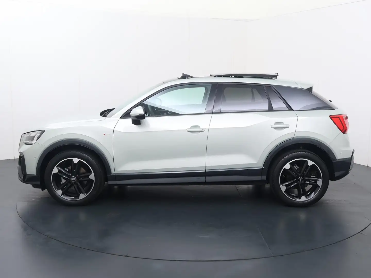 Audi Q2 35 TFSI S Edition | 150 PK | Automaat | Panoramada Gris - 2