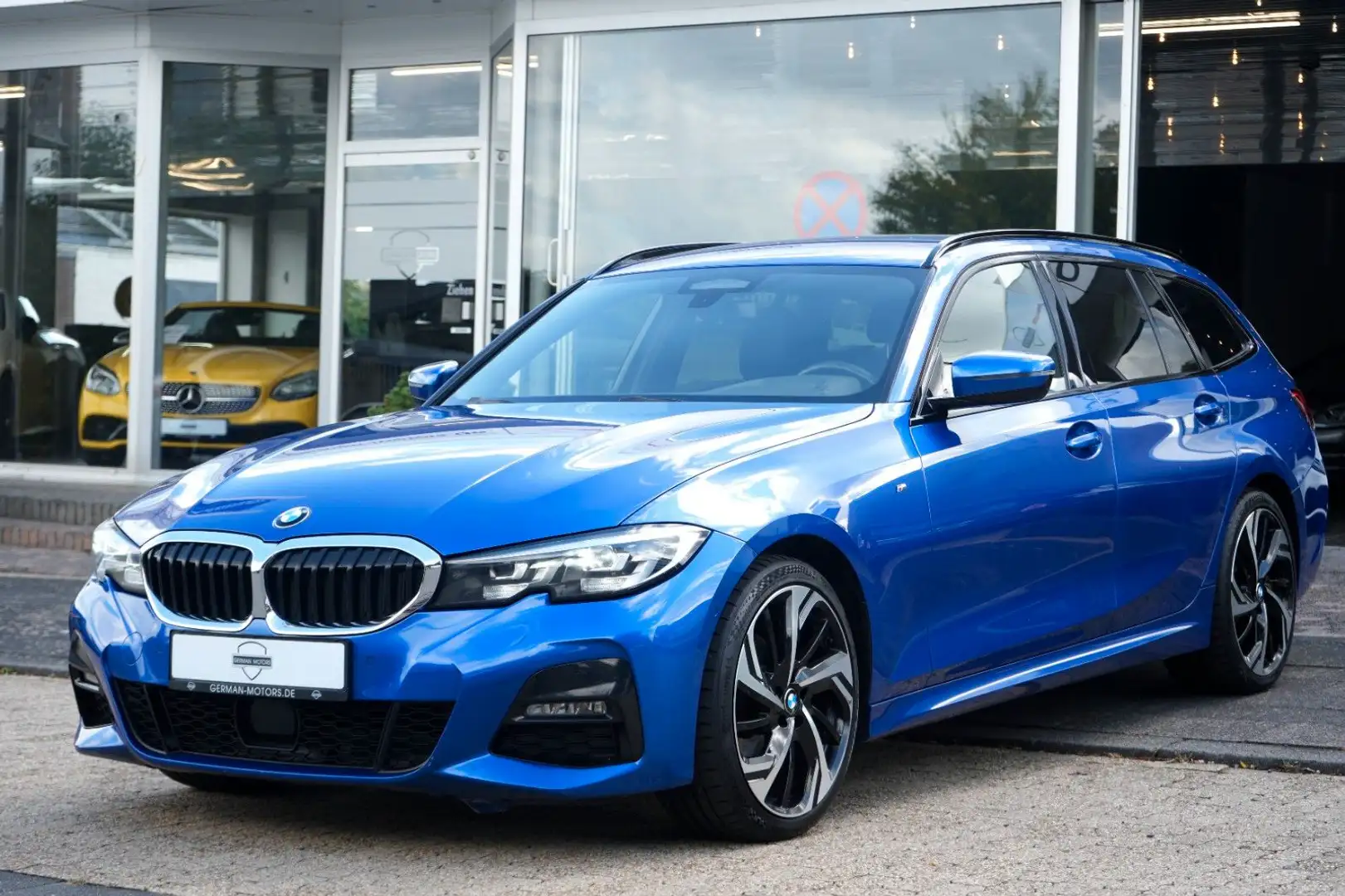 BMW 320 d Touring xDrive M Sport *LIVE COCKPIT|AHK* Blau - 2