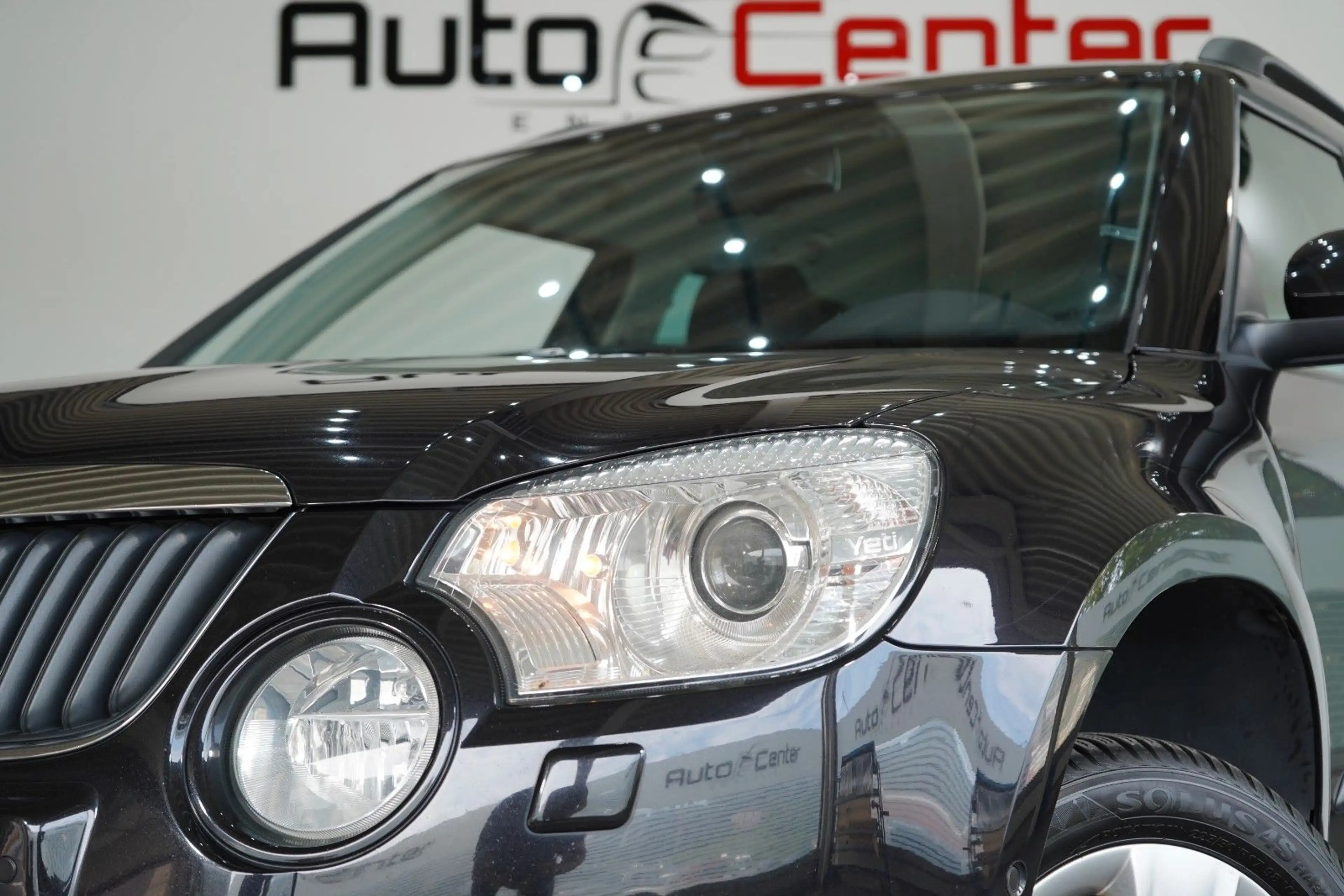 Skoda Yeti Elegance Plus Edition 4x4*AHK*PDC*SHZ*NAVI* — photo 11