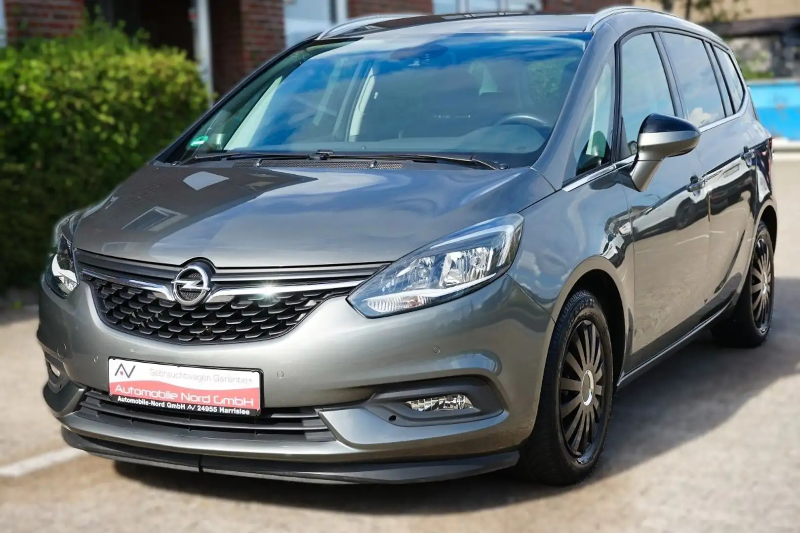 Opel Zafira 1.4 Turbo*7 Sitzer*Navi*Ahk* Gris - 1