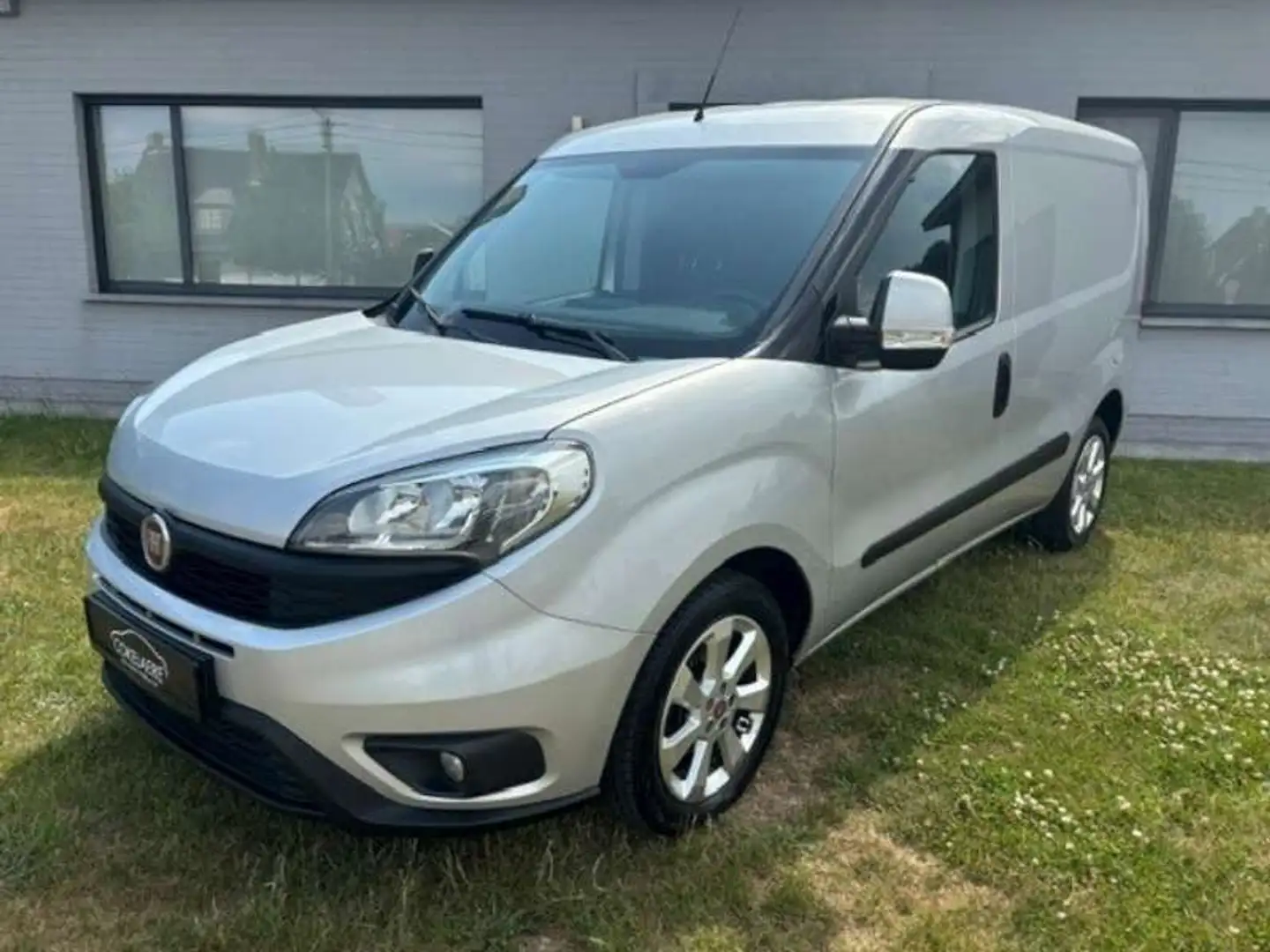 Fiat Doblo Cargo DPF Navi/Airco/Bluetooth/PDC/USB/Trekhaak Zilver - 1