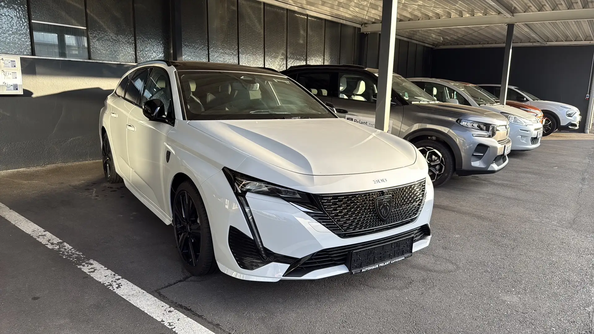 Peugeot 308 GTBlue Hdi 130EAT8 Weiß - 1