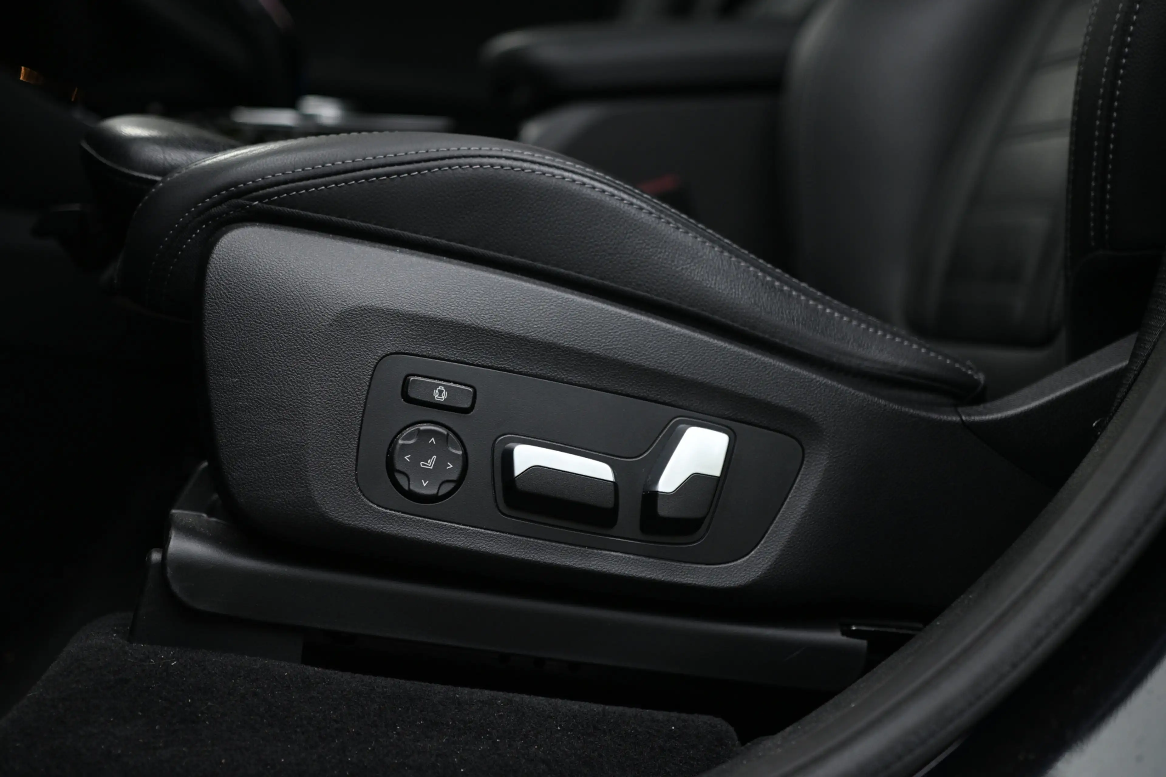 BMW iX3 High Executive / Sportstoelen / Comfort Access / H — photo 11