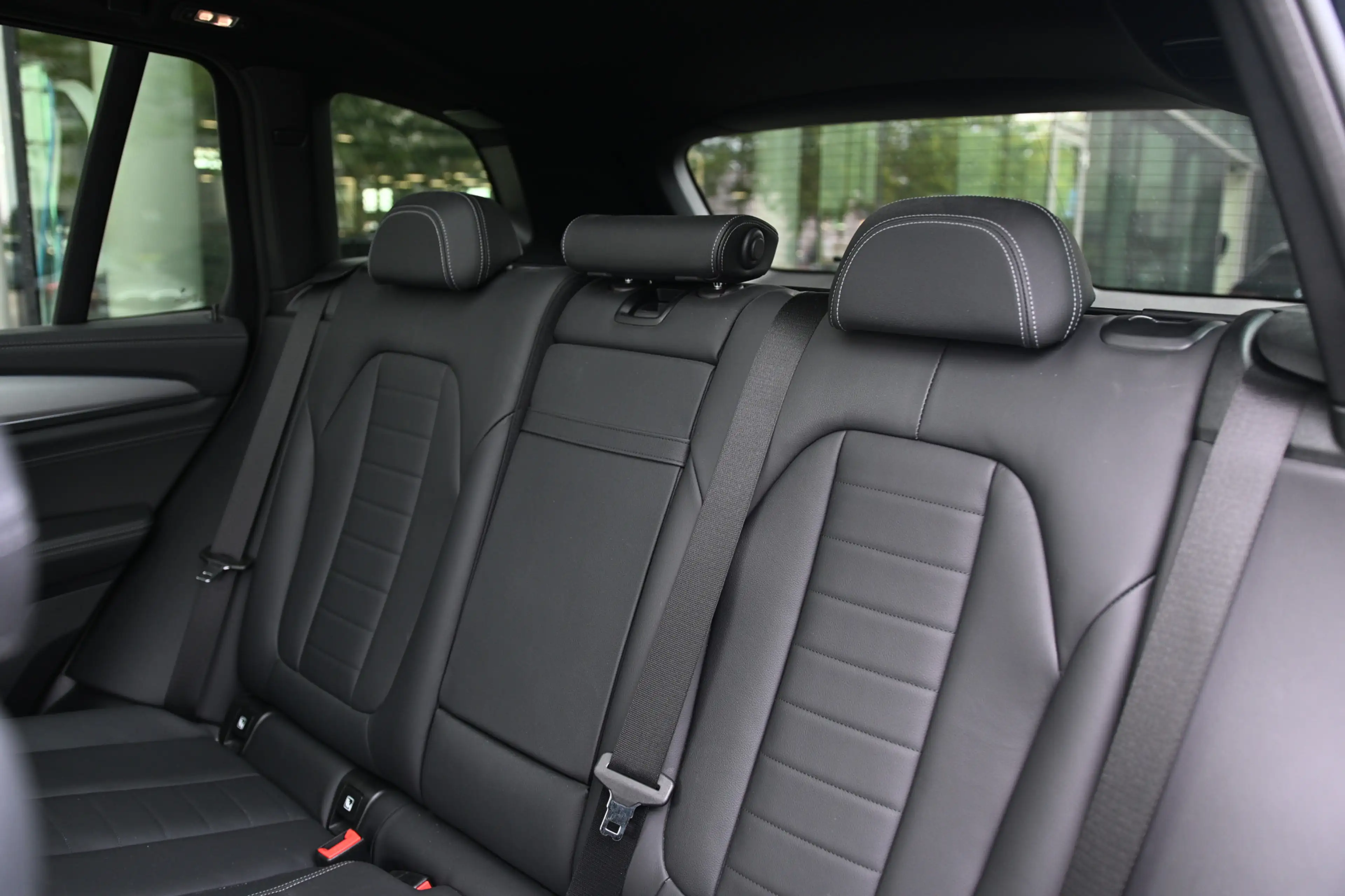 BMW iX3 High Executive / Sportstoelen / Comfort Access / H — photo 13