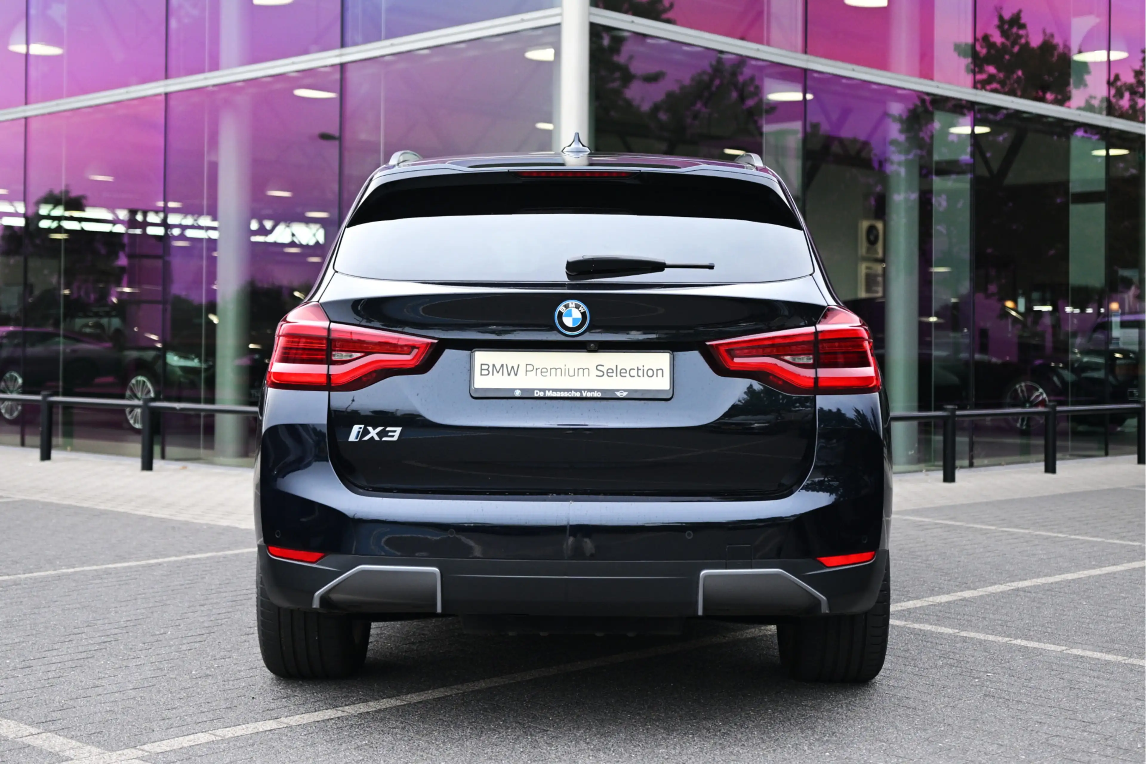 BMW iX3 High Executive / Sportstoelen / Comfort Access / H — photo 10