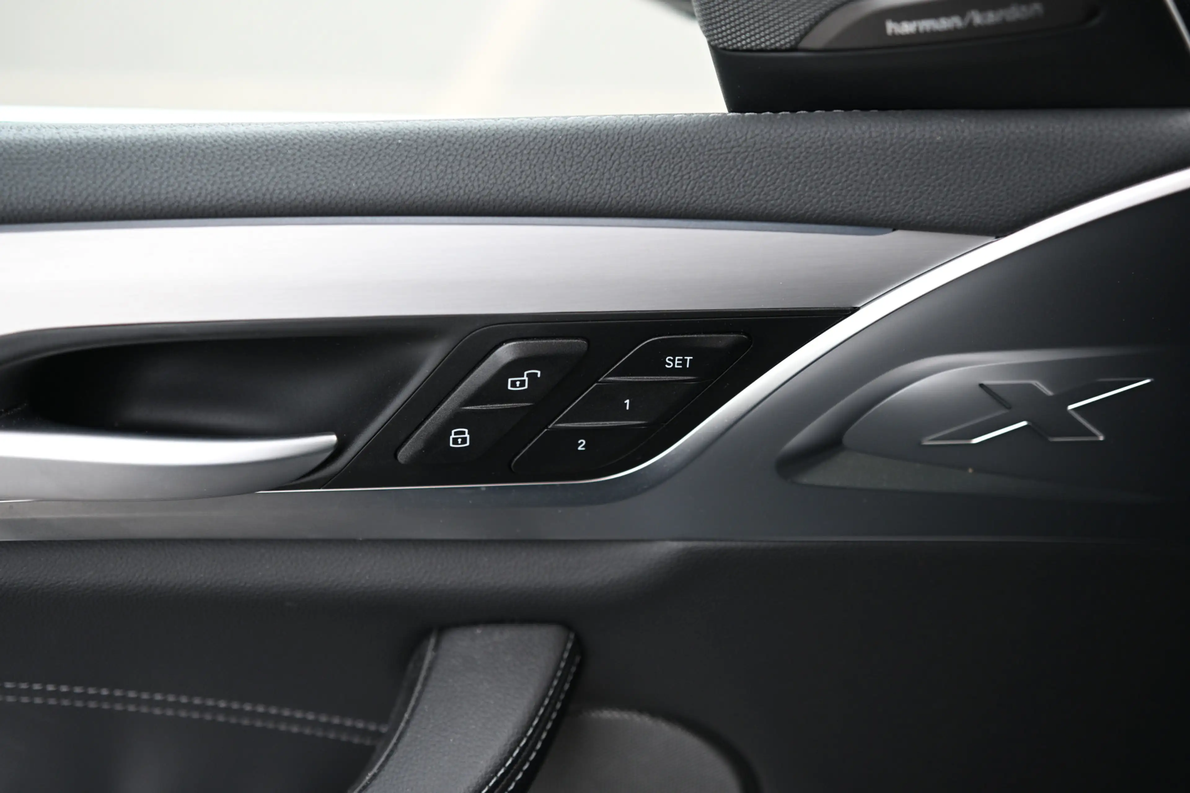 BMW iX3 High Executive / Sportstoelen / Comfort Access / H — photo 14