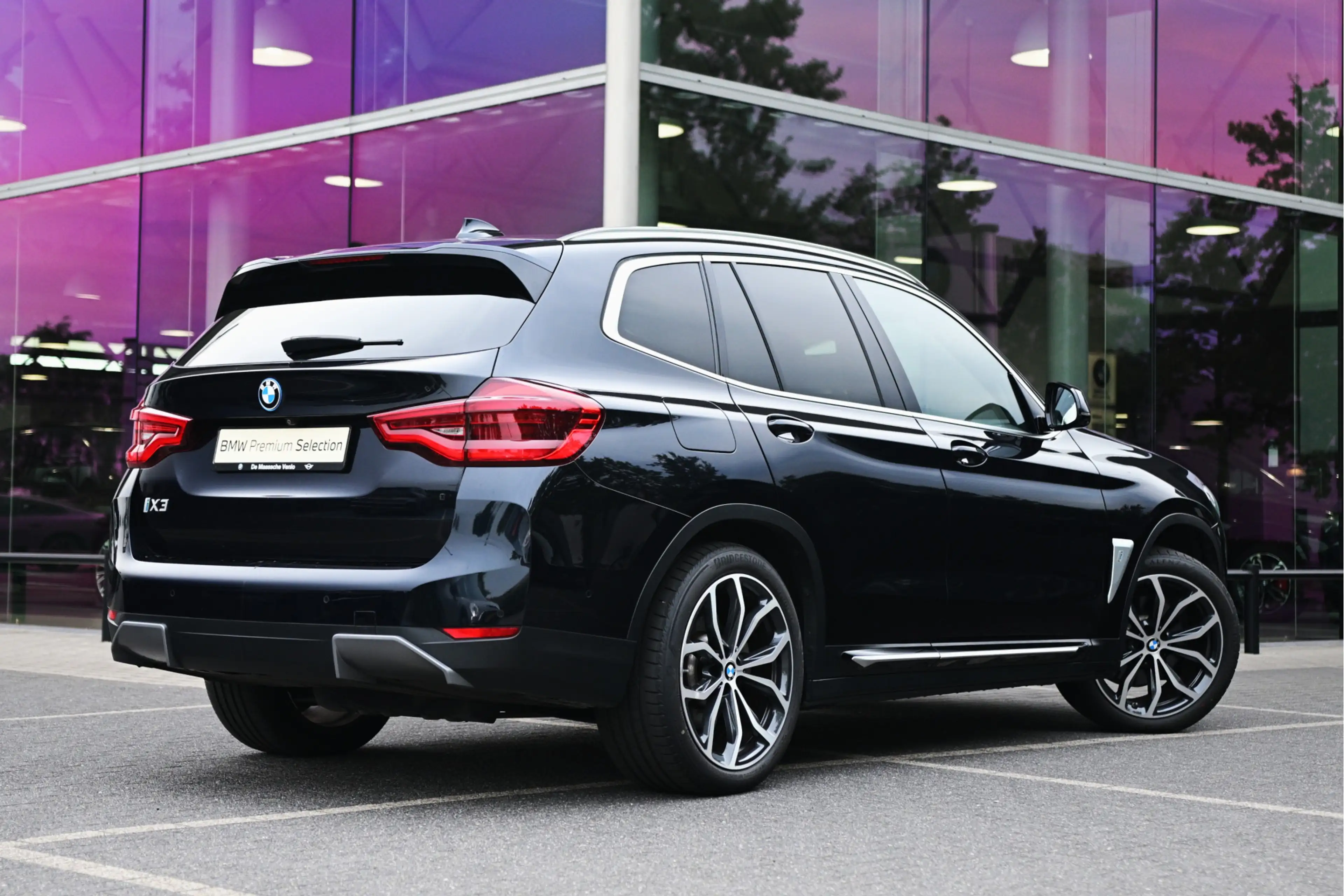 BMW iX3 High Executive / Sportstoelen / Comfort Access / H — photo 2