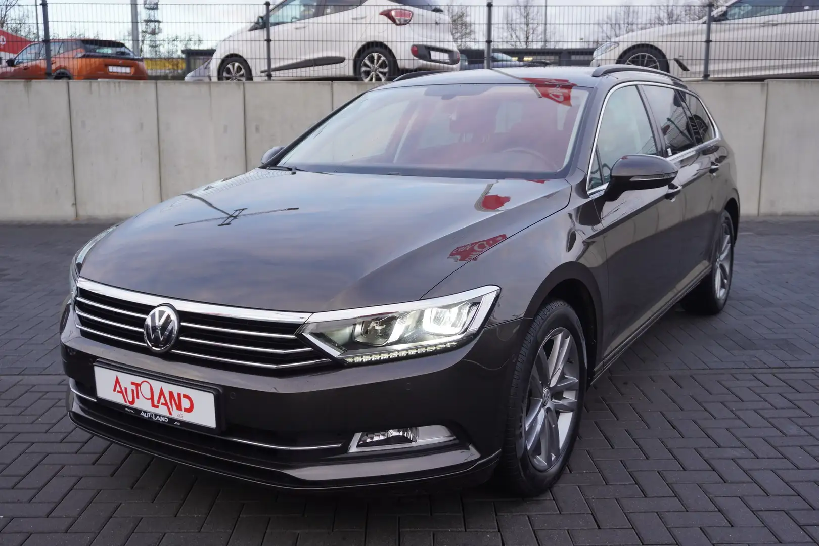 Volkswagen Passat Variant 2.0 TDI DSG Comfortline LED Navi Braun - 2