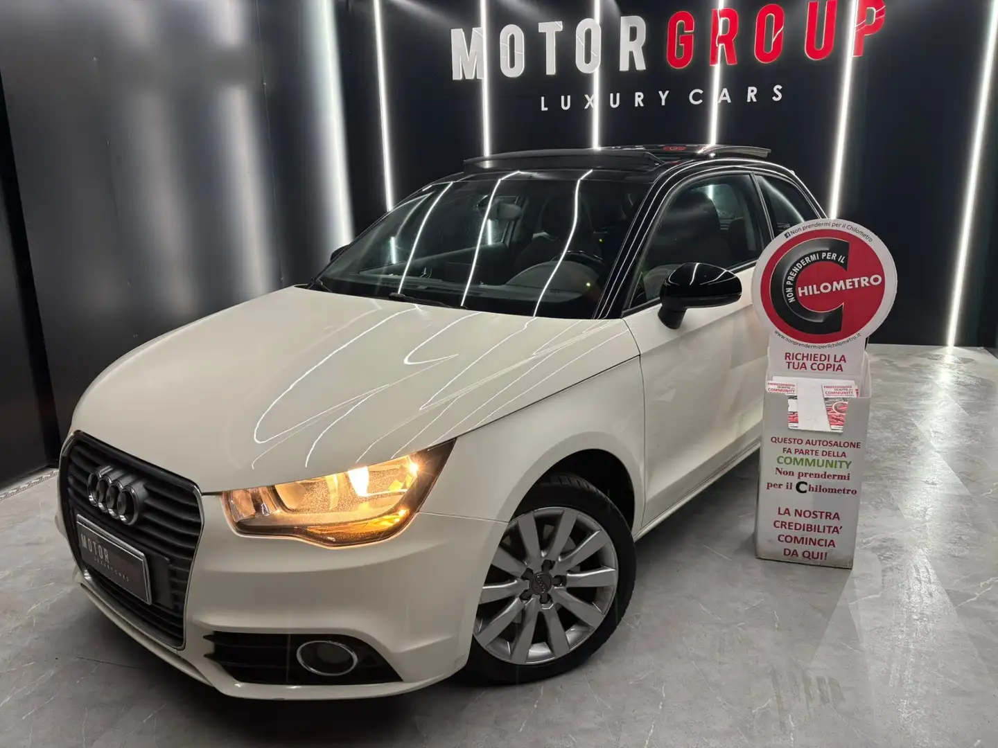 Audi A1 A1 1.6 TDI 105 CV Ambition Blanc - 1