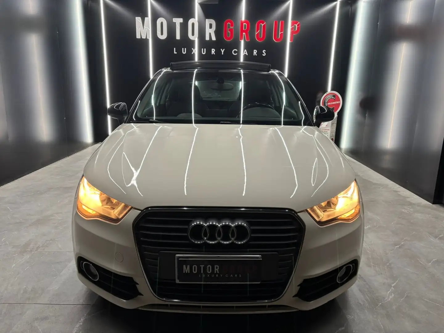 Audi A1 A1 1.6 TDI 105 CV Ambition Blanc - 2