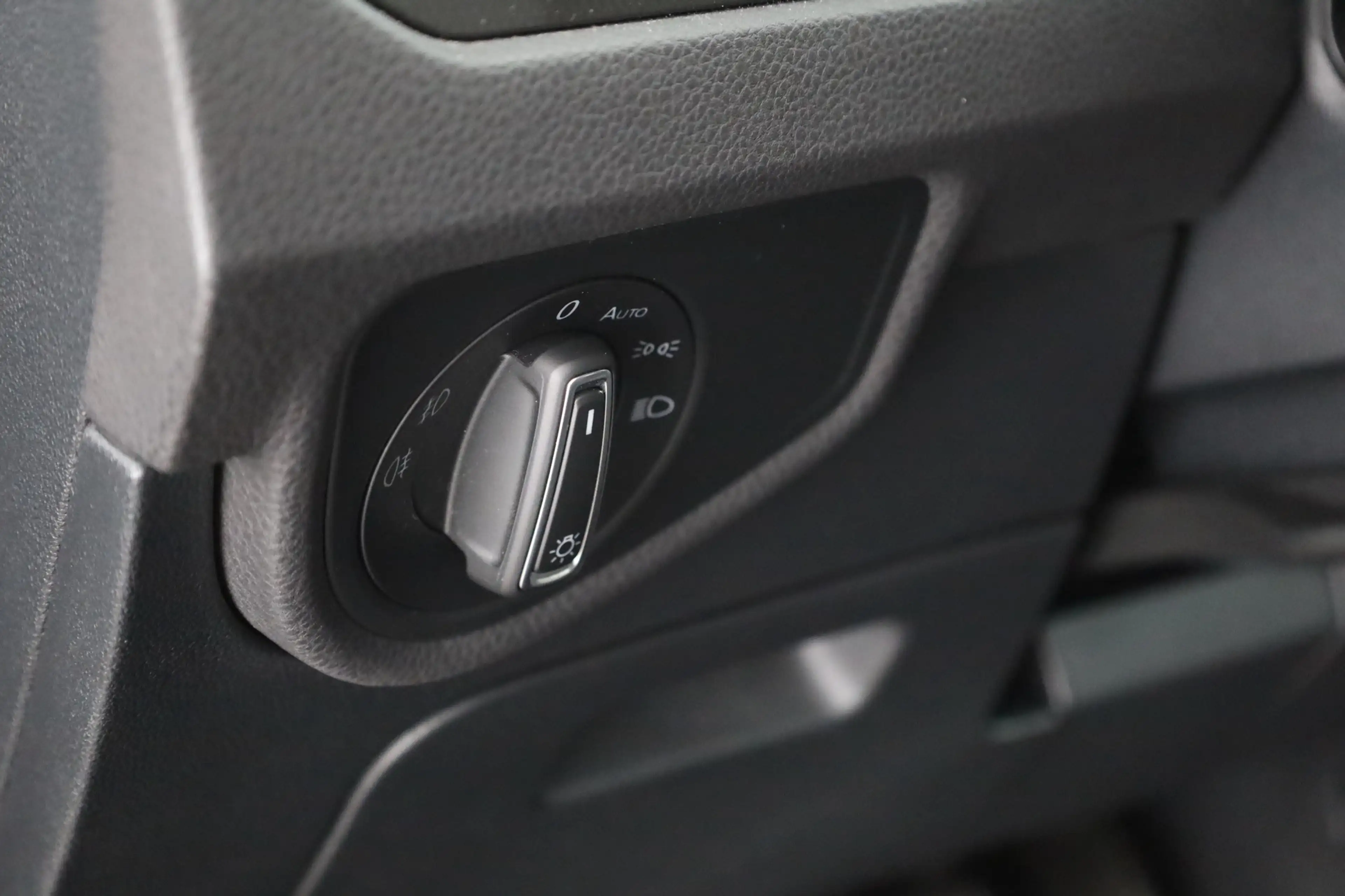 Volkswagen Touran 2.0 TDI DSG Join 7-Sitzer LED Navi ACC — photo 21