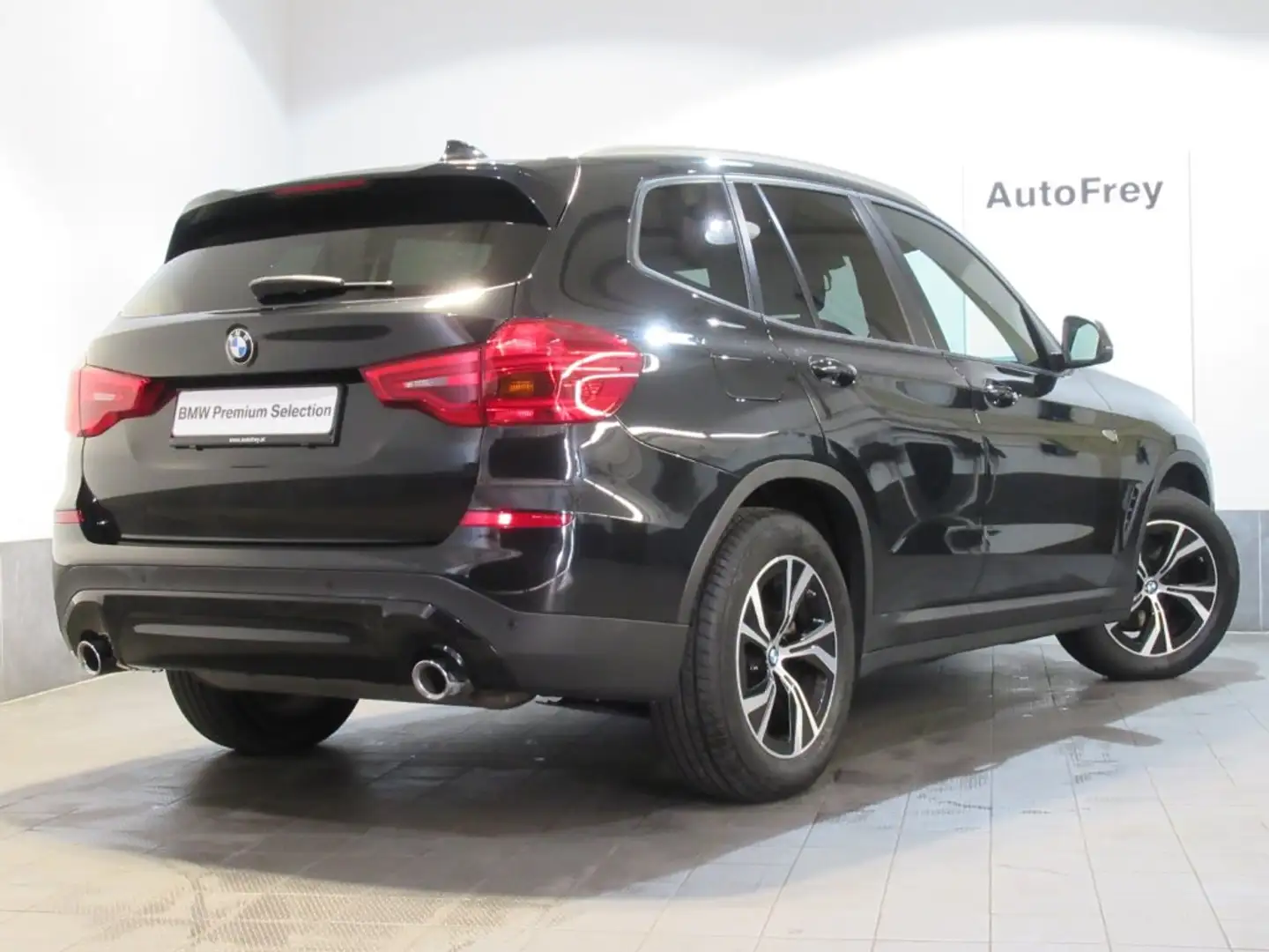 BMW X3 xDrive20i Schwarz - 2