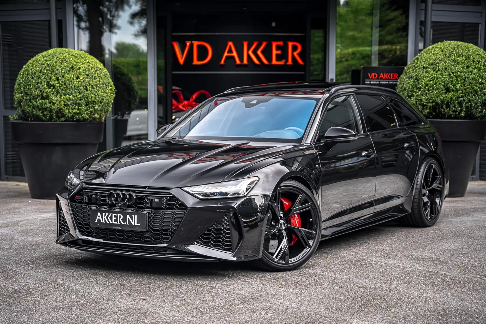 Audi RS6 Dynamic Plus | 360° Camera | Design Pakket Rood | Zwart - 1