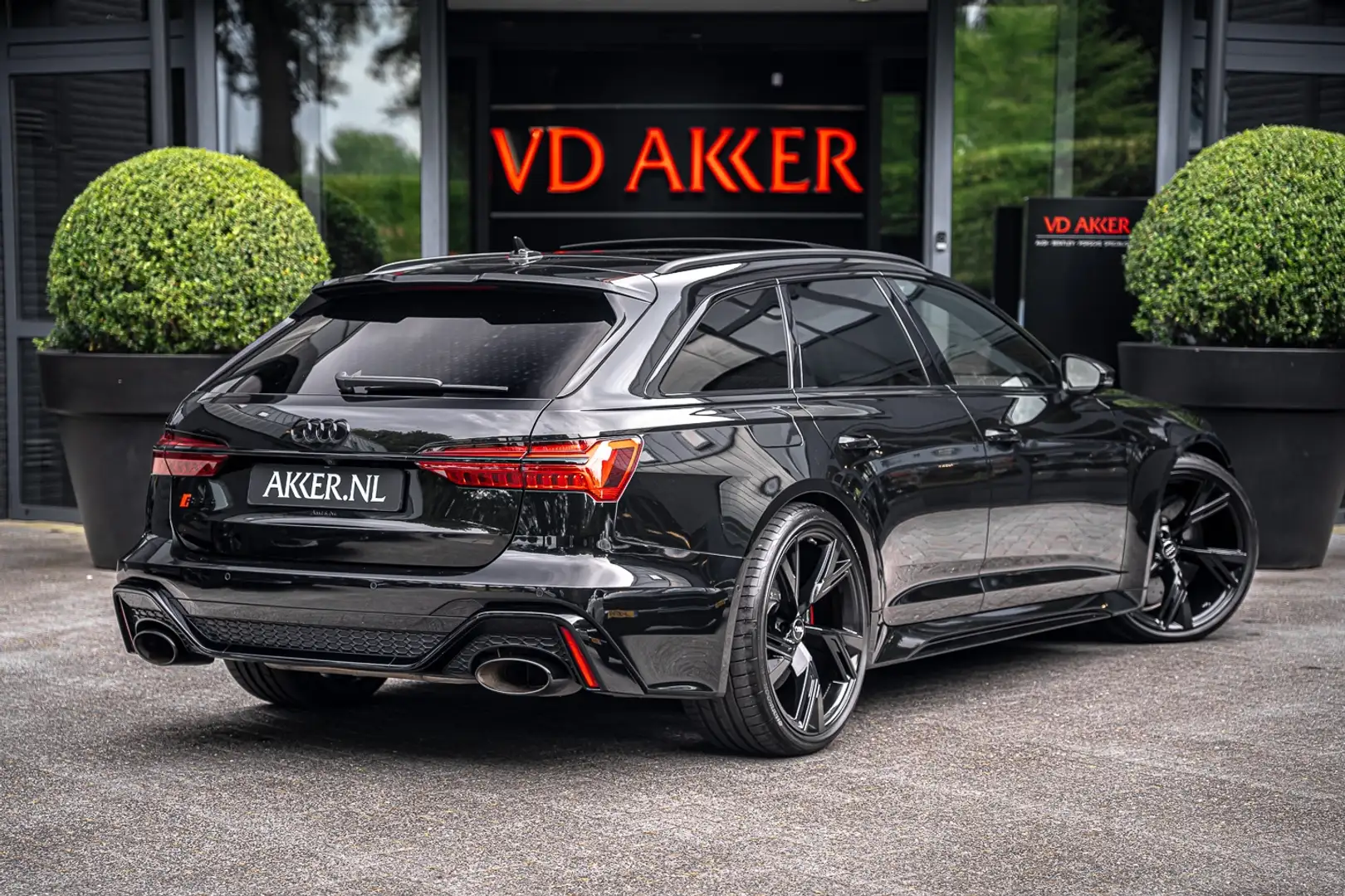 Audi RS6 Dynamic Plus | 360° Camera | Design Pakket Rood | Zwart - 2