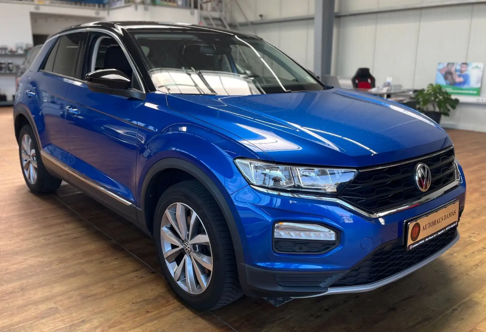 Volkswagen T-Roc KLIMAAUTO,RÜCKFAHRKAMERA,APPLE-CARPLAY Blau - 1