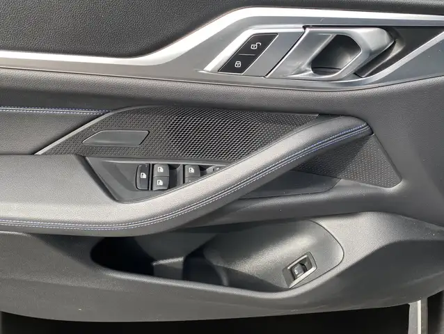 BMW 4 Series view 8