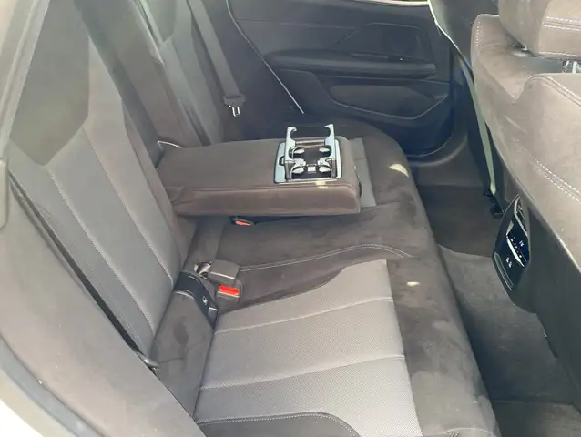 BMW 4 Series view 14