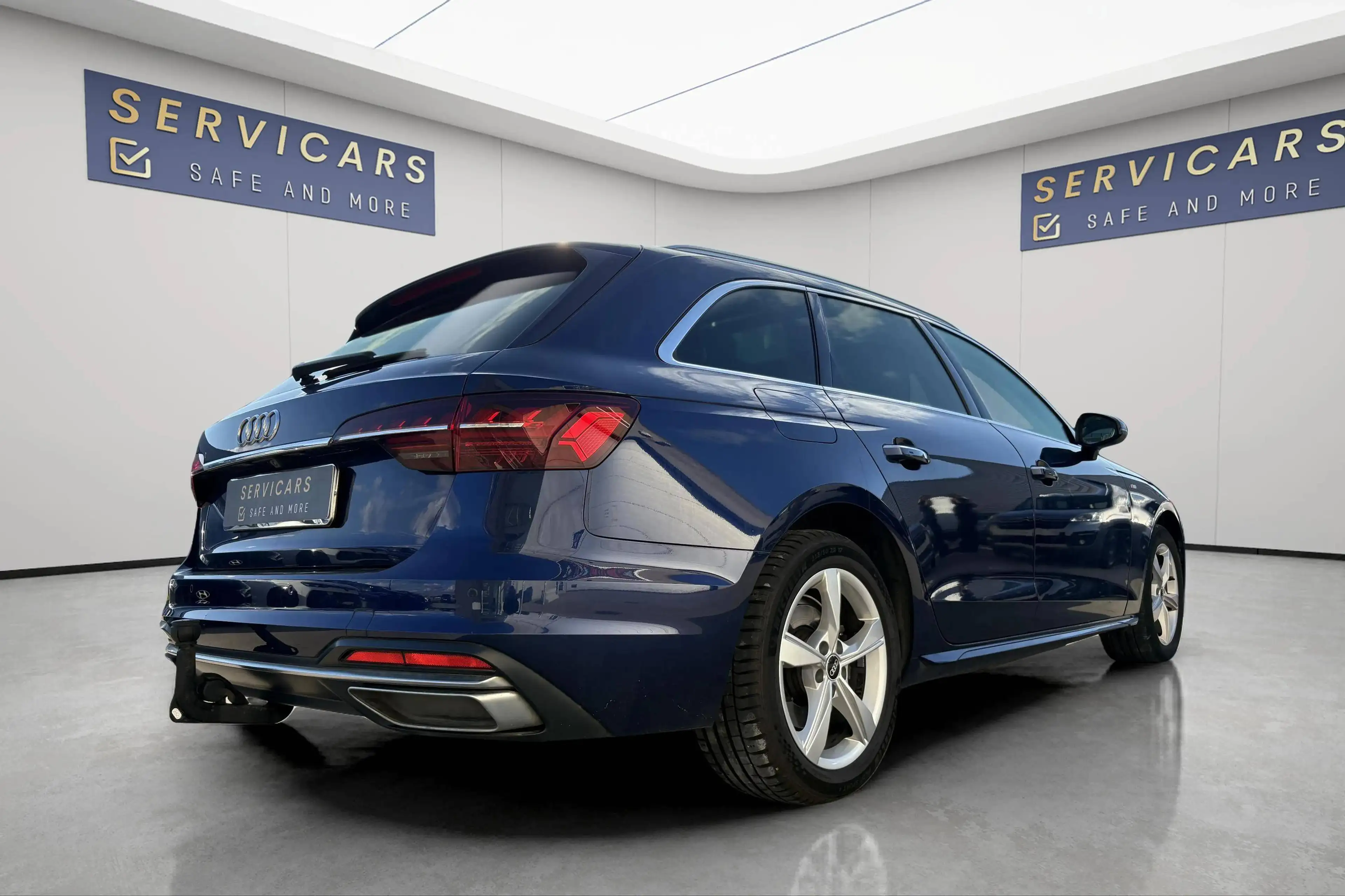Audi A4 @ SERVICARS FLEURUS - AUDI A4 Avant 30 TDi Business Ed.Advanced S tr.- 12 Mois de garantie — photo 6