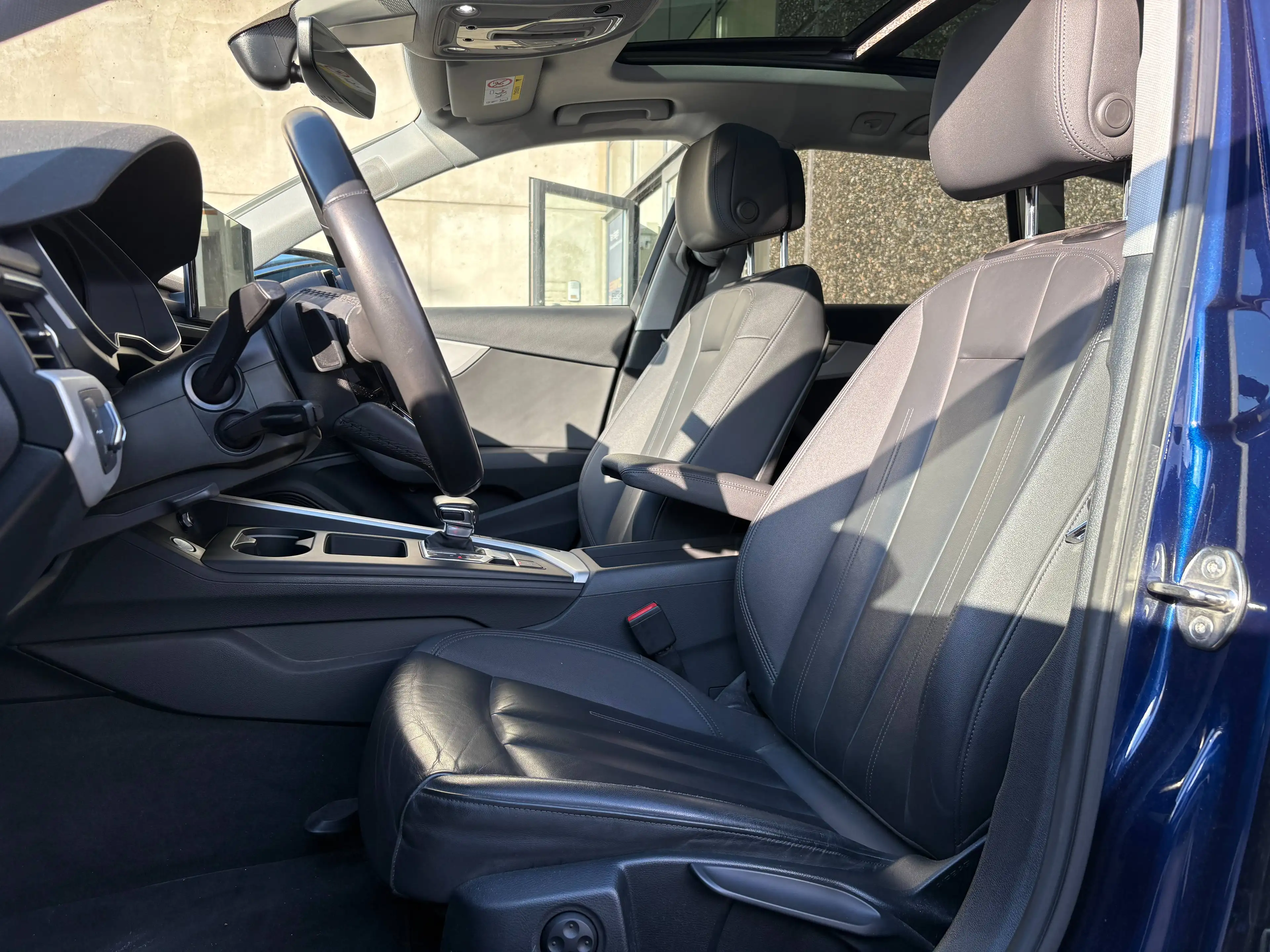 Audi A4 @ SERVICARS FLEURUS - AUDI A4 Avant 30 TDi Business Ed.Advanced S tr.- 12 Mois de garantie — photo 15
