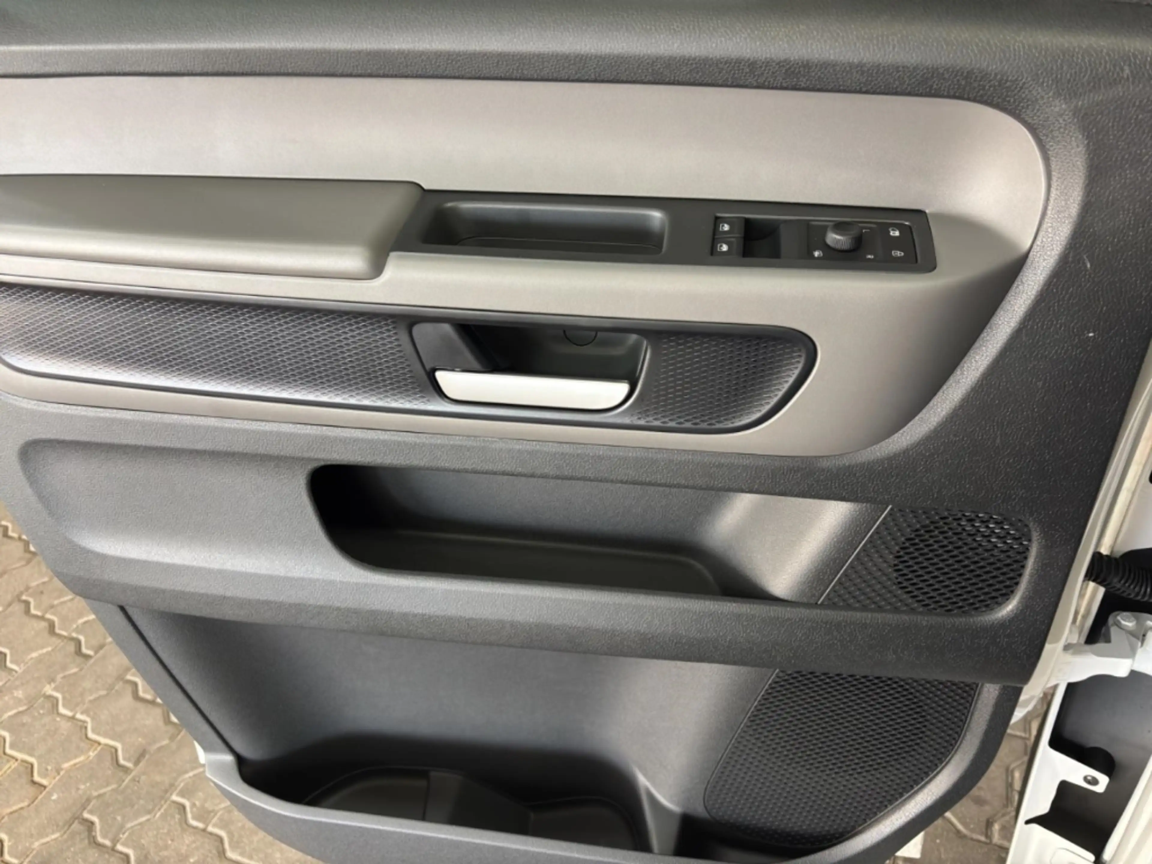 Volkswagen ID. Buzz Cargo Pro Motor  210 kW (286 PS) 79 kWh Getriebe: 1-Gang — photo 13