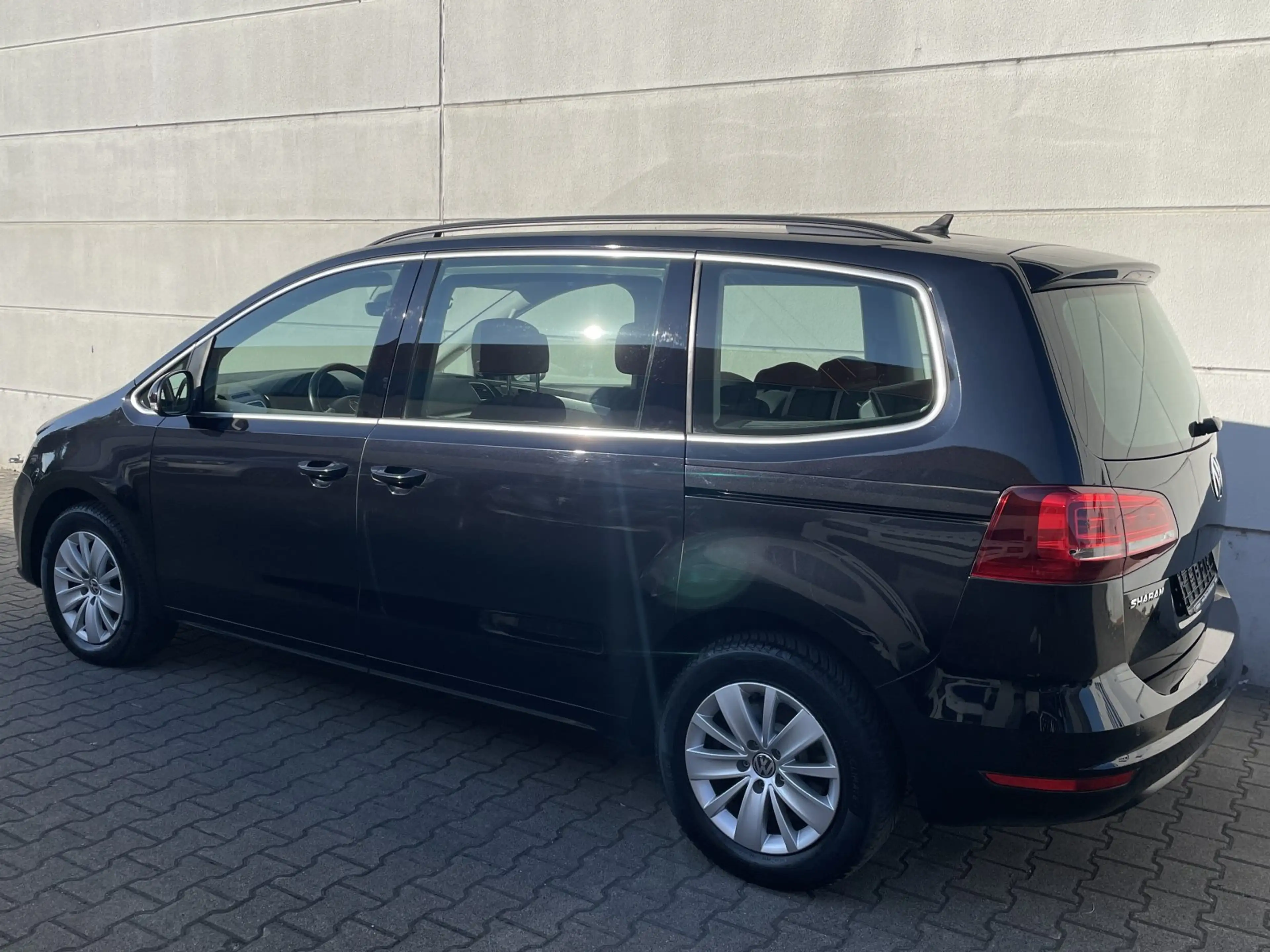 Volkswagen Sharan 2.0 TDI  Comfortline 7-Sitzer ACC Pano Nav Tmat Sh — photo 7