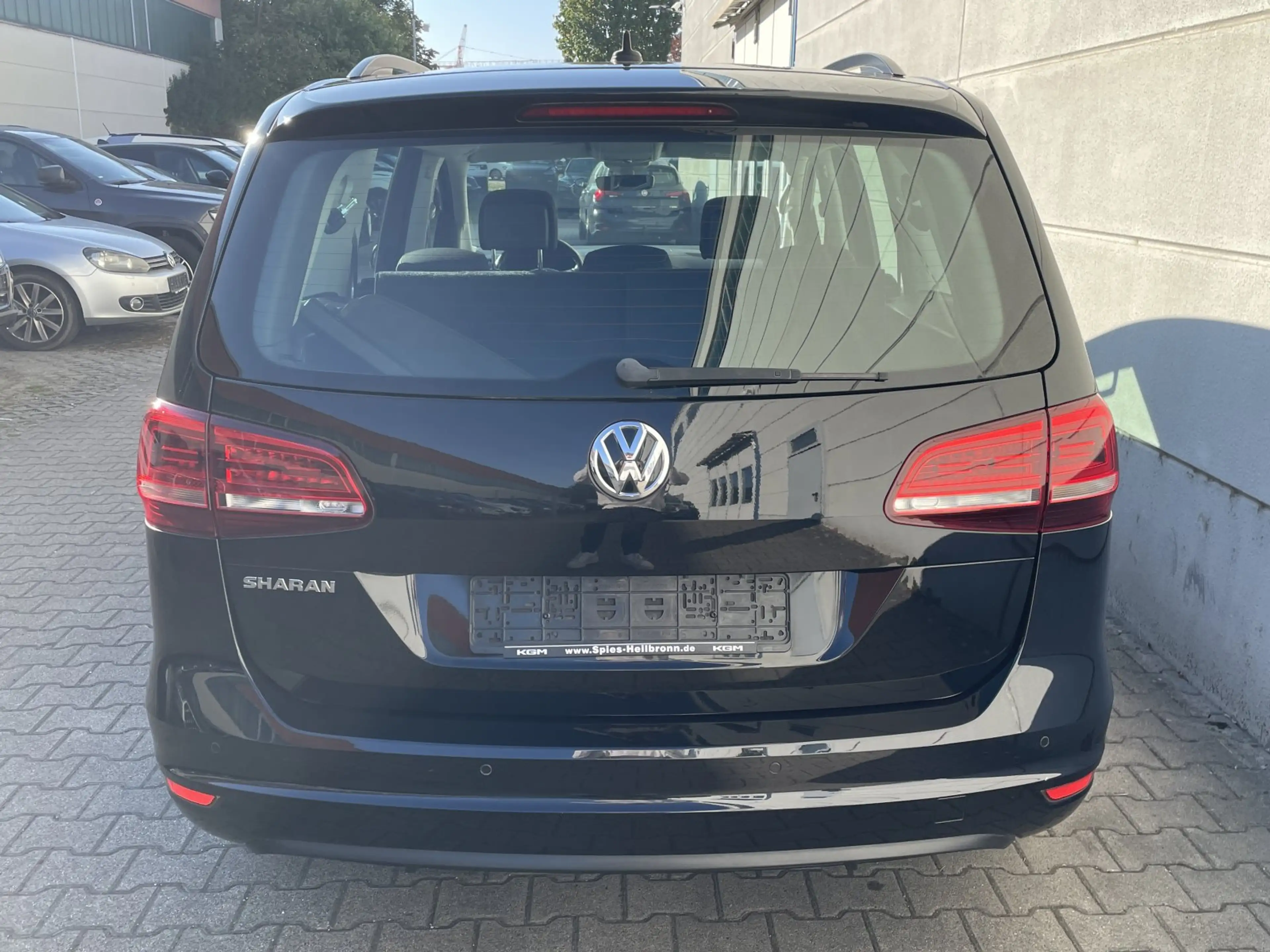 Volkswagen Sharan 2.0 TDI  Comfortline 7-Sitzer ACC Pano Nav Tmat Sh — photo 8