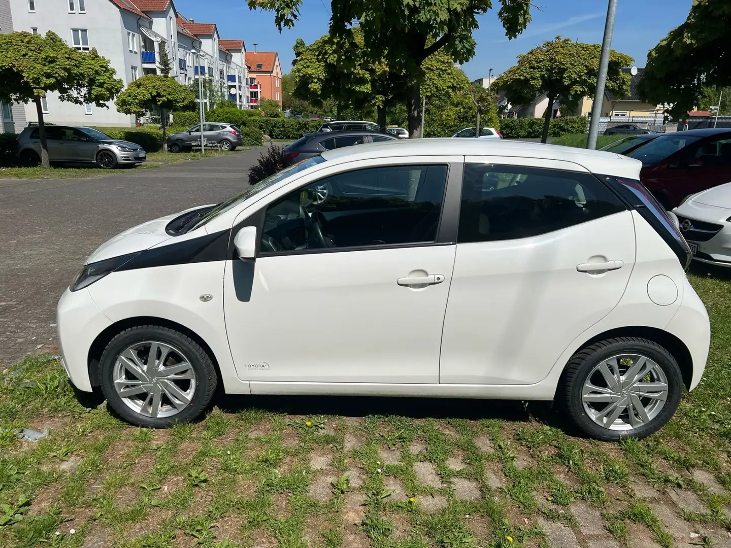 Toyota Aygo x-play touch Weiß - 2