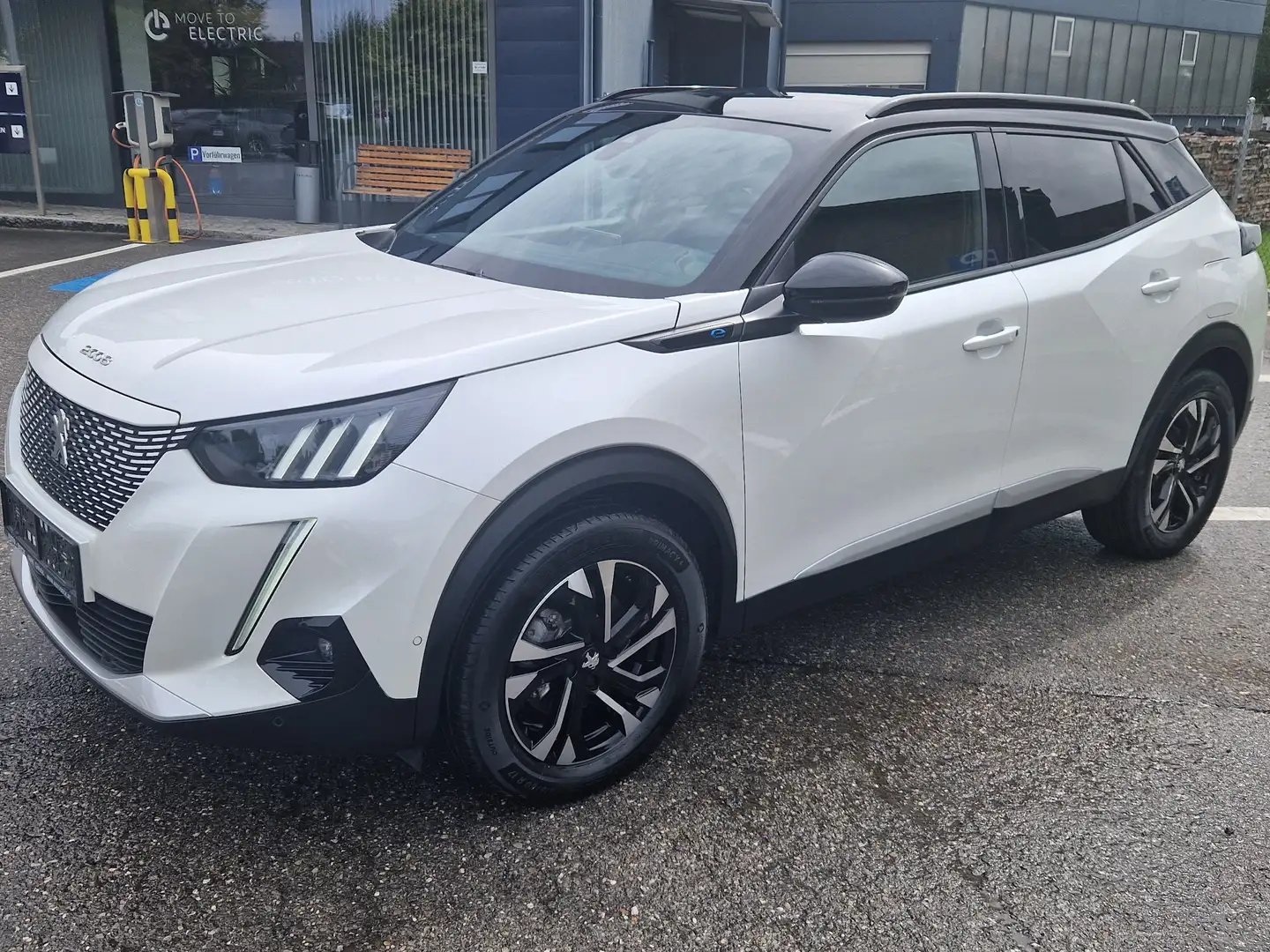 Peugeot 2008 e- 2008 GT Weiß - 1