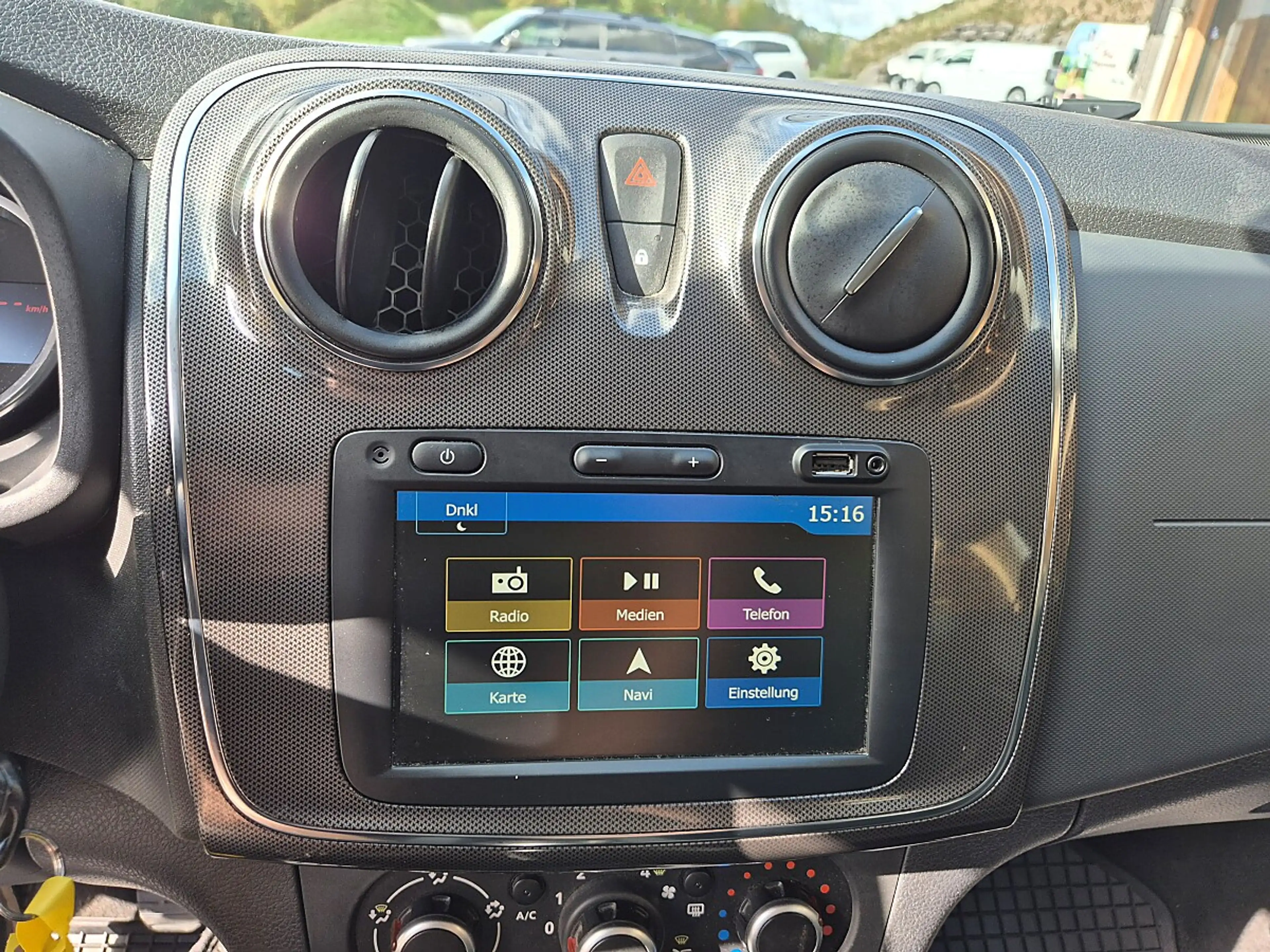 Dacia Logan MCV Stepway TCe 90 S&S — photo 15