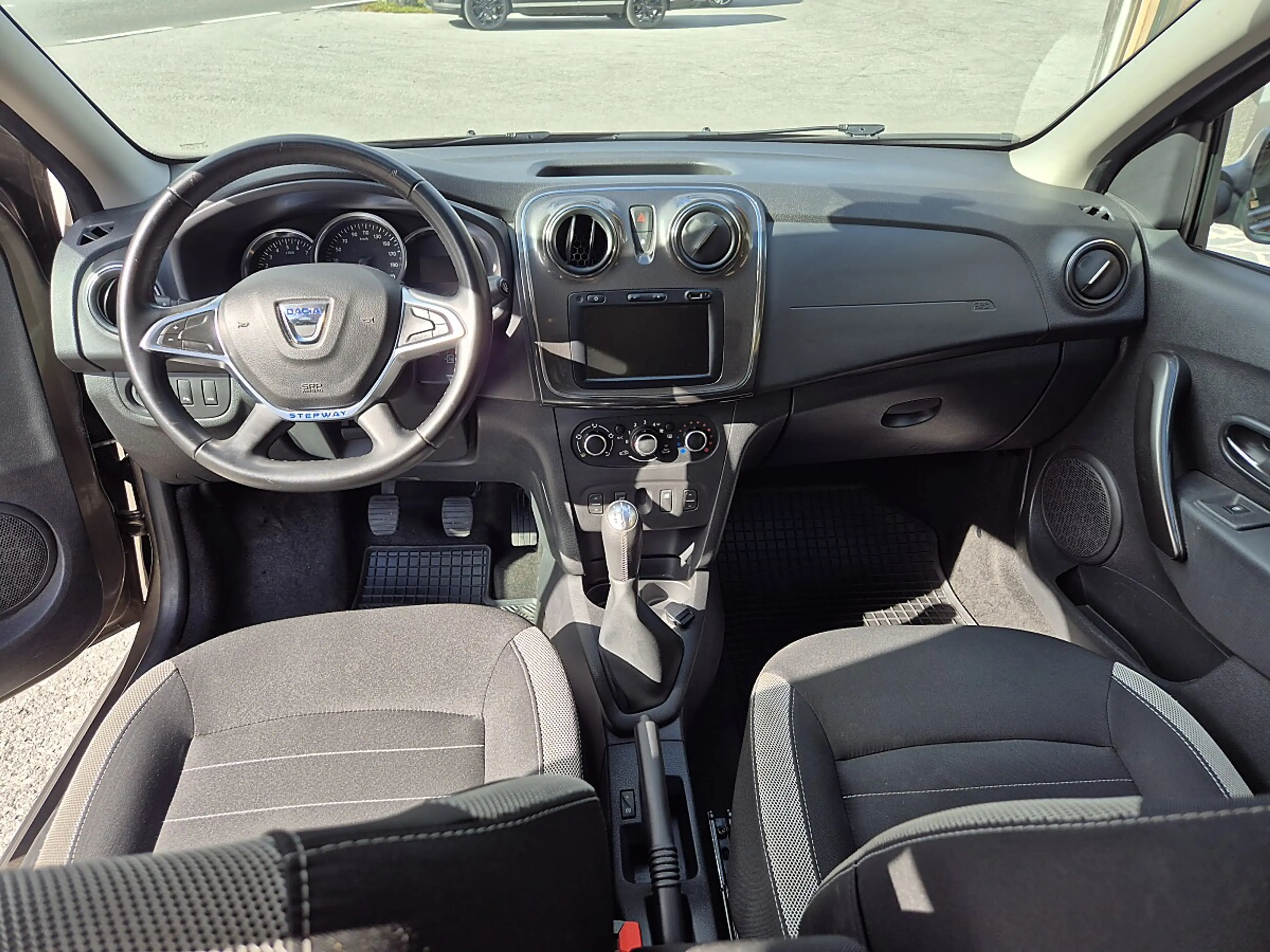 Dacia Logan MCV Stepway TCe 90 S&S — photo 10