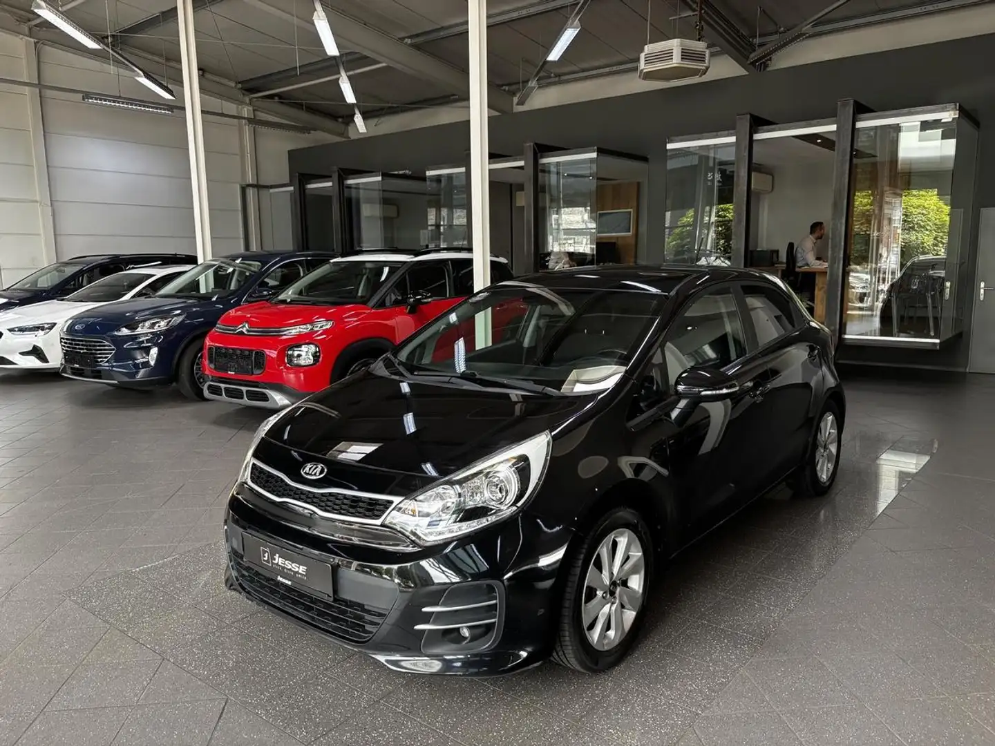 Kia Rio 1.4 Dream Team Navi Klima R.Cam Schwarz - 1