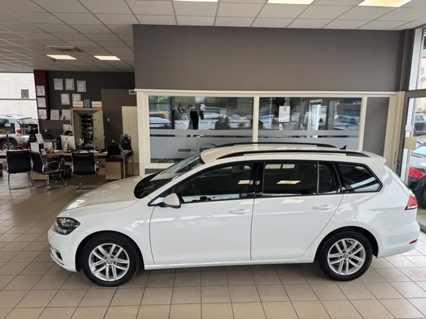 Volkswagen Golf Variant VII Highline BMT Aut Alcan Navi ACC Weiß - 1