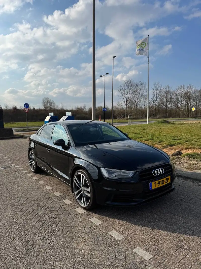 Audi A3 1.4 TFSI cylinder on demand ultra Limousine Str Am Zwart - 2