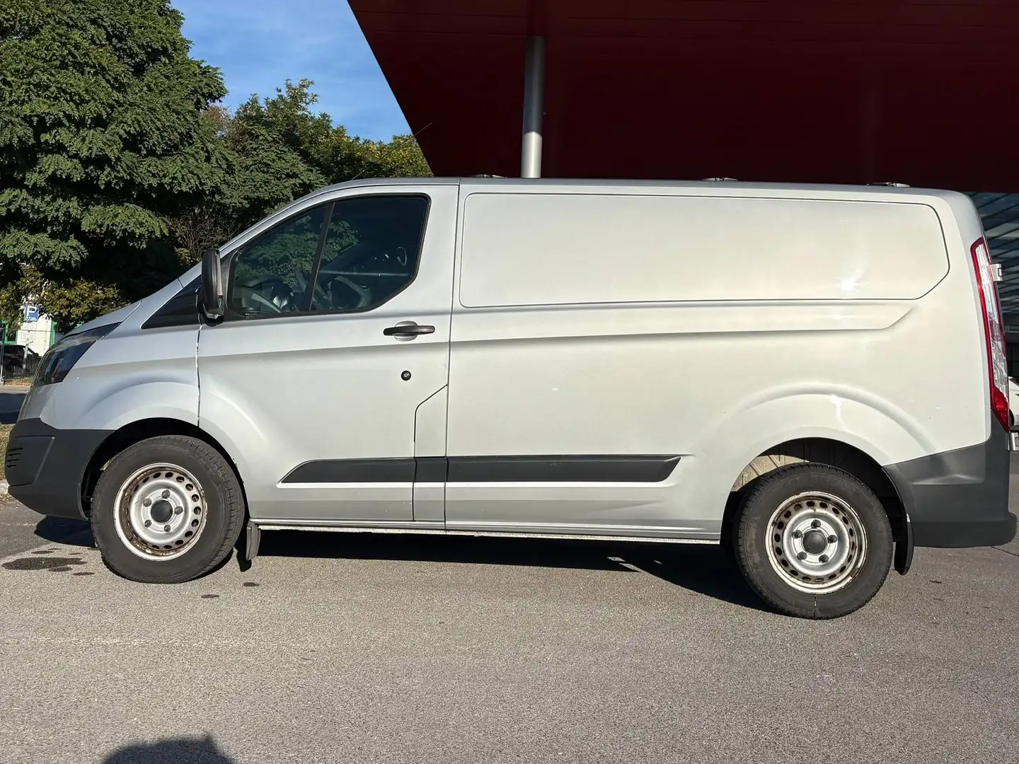 Ford Transit Custom Transit Custom Kasten 2,0 TDCi L1H1 250 Startup Startup Silber - 1