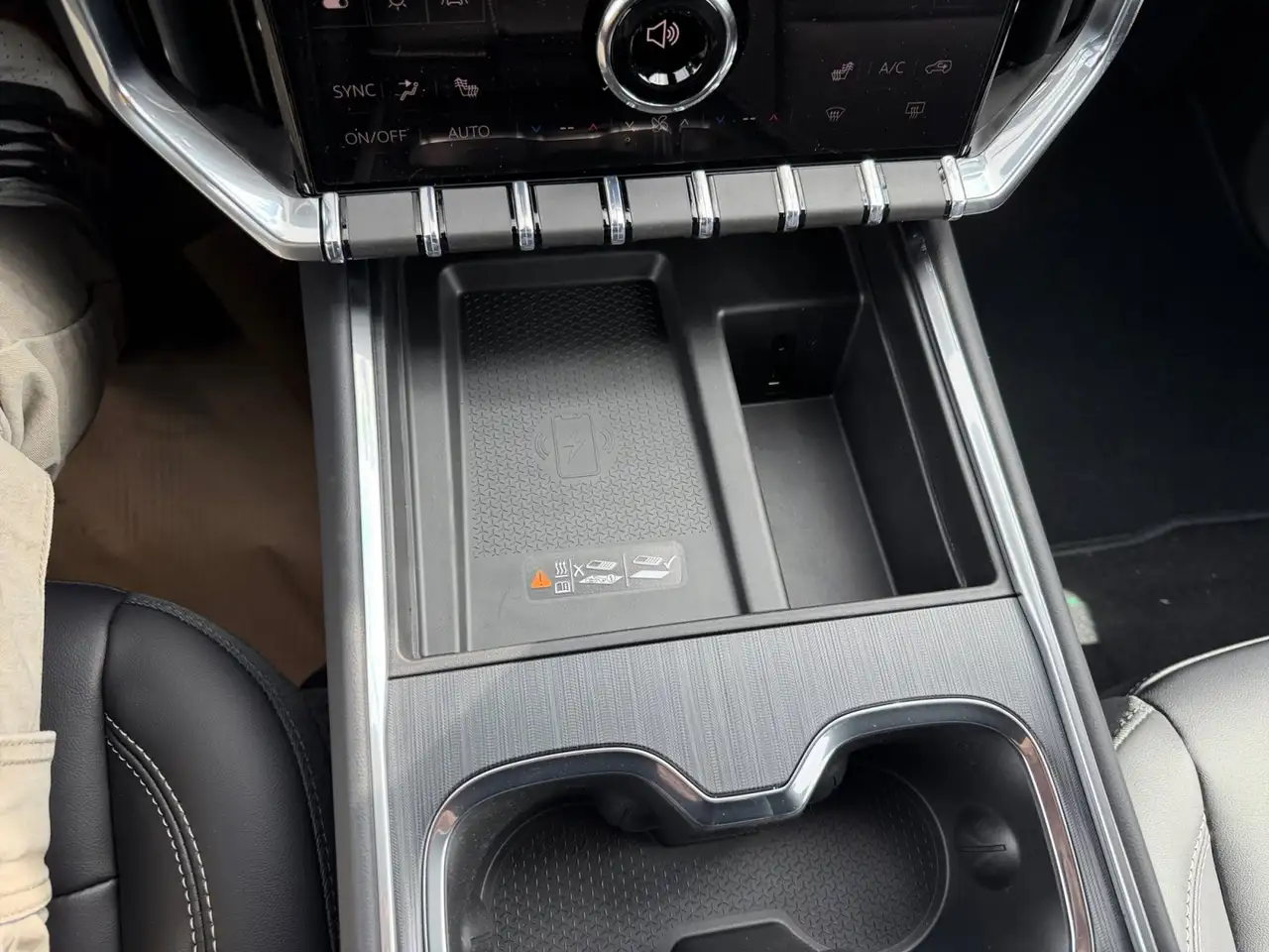 GMC Acadia снимка GMC Acadia