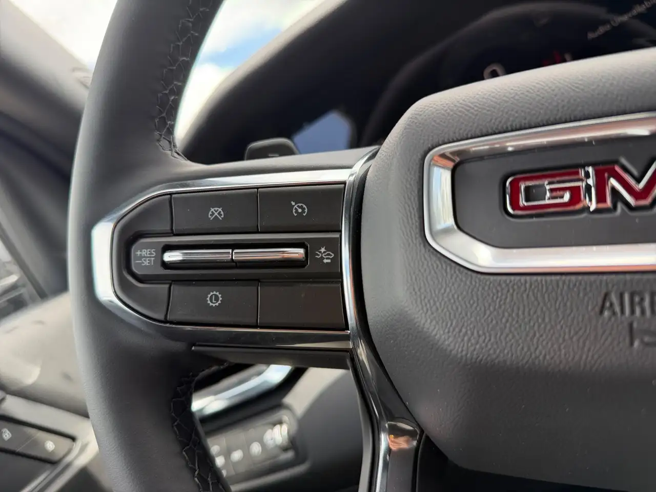 GMC Acadia снимка GMC Acadia