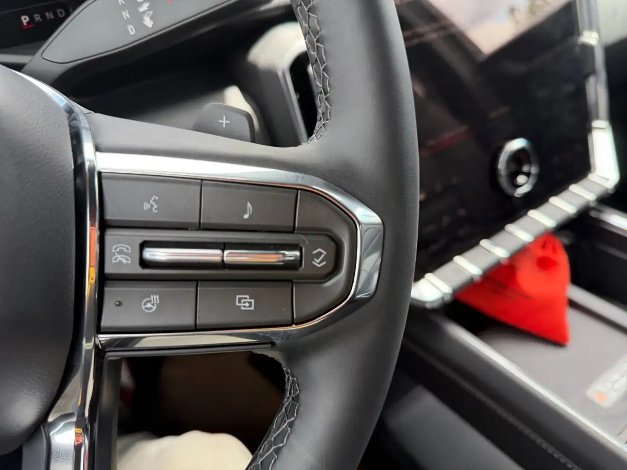 GMC Acadia снимка GMC Acadia