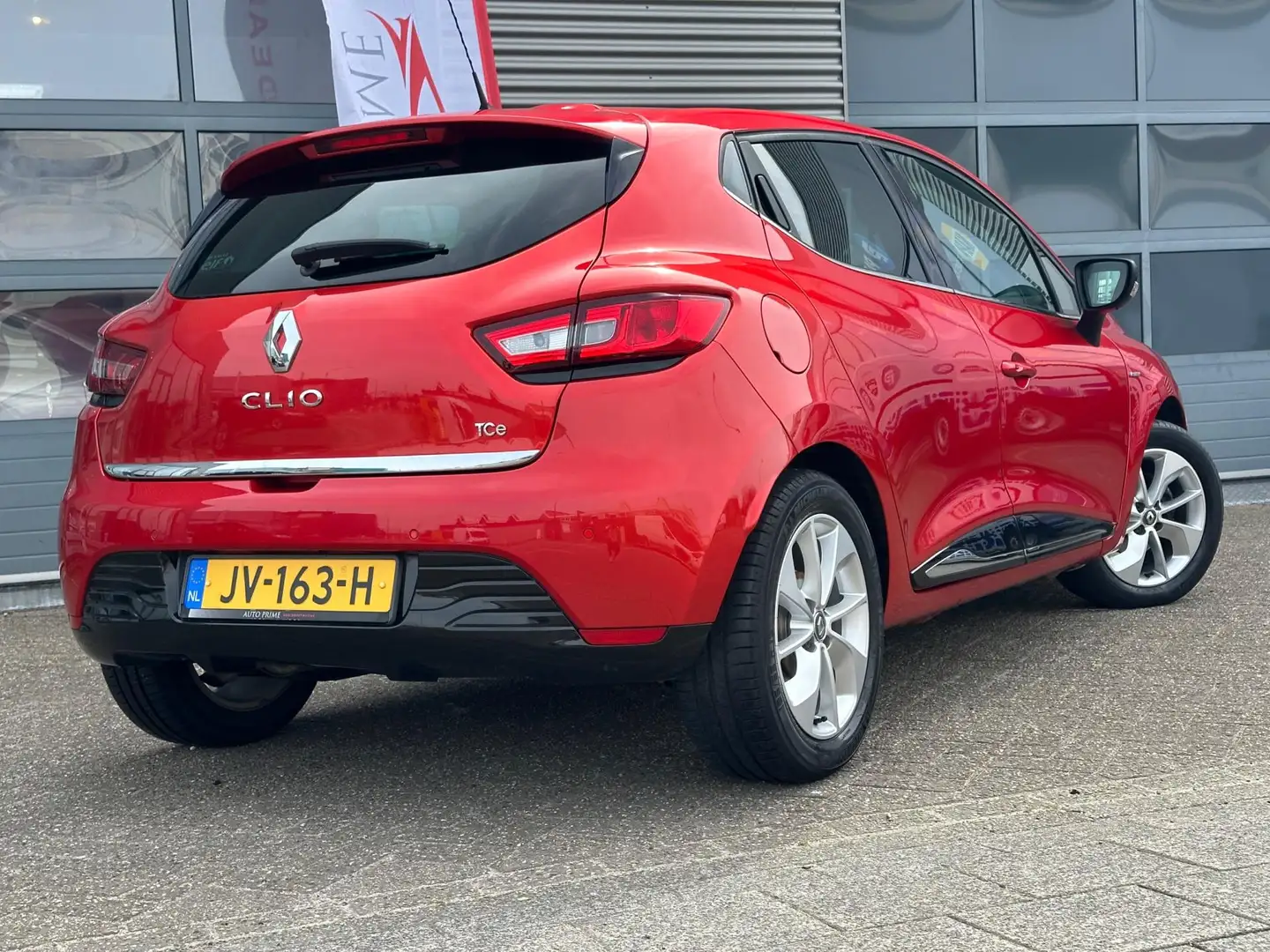 Renault Clio 0.9 TCe Eco2 Limited | NAVI | CRUISECR | NAP | APK Red - 2