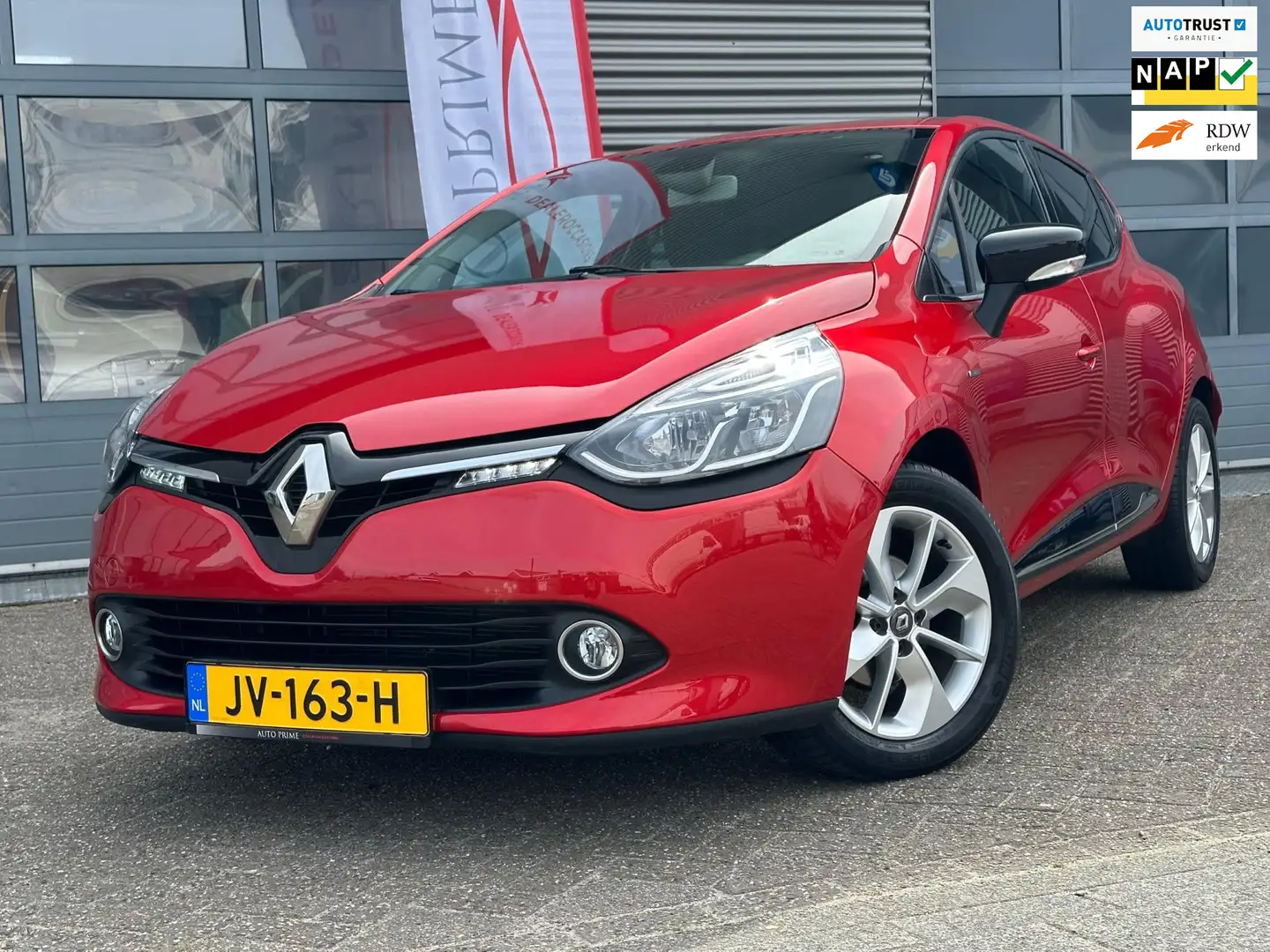Renault Clio 0.9 TCe Eco2 Limited | NAVI | CRUISECR | NAP | APK Red - 1