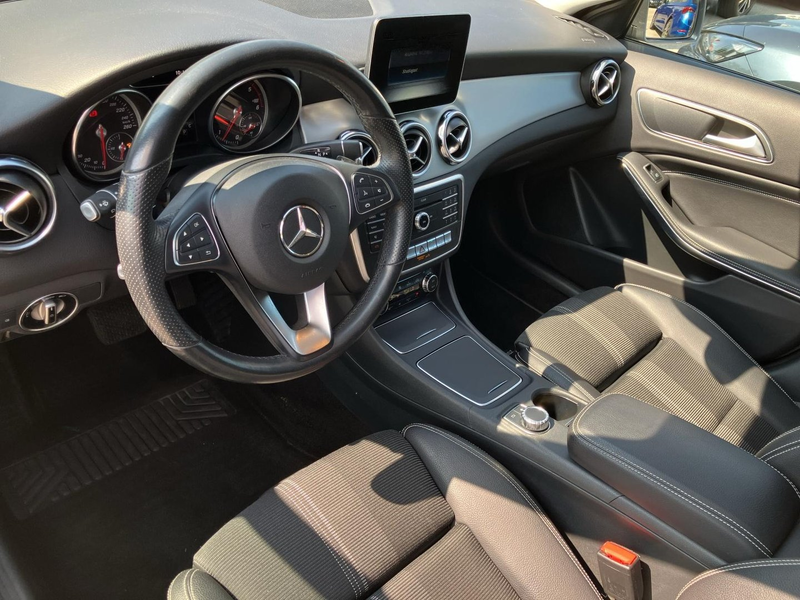 Mercedes-Benz GLA 200 GLA 200 d Austria Night Edition — photo 9