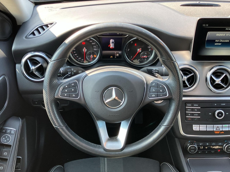 Mercedes-Benz GLA 200 GLA 200 d Austria Night Edition — photo 10