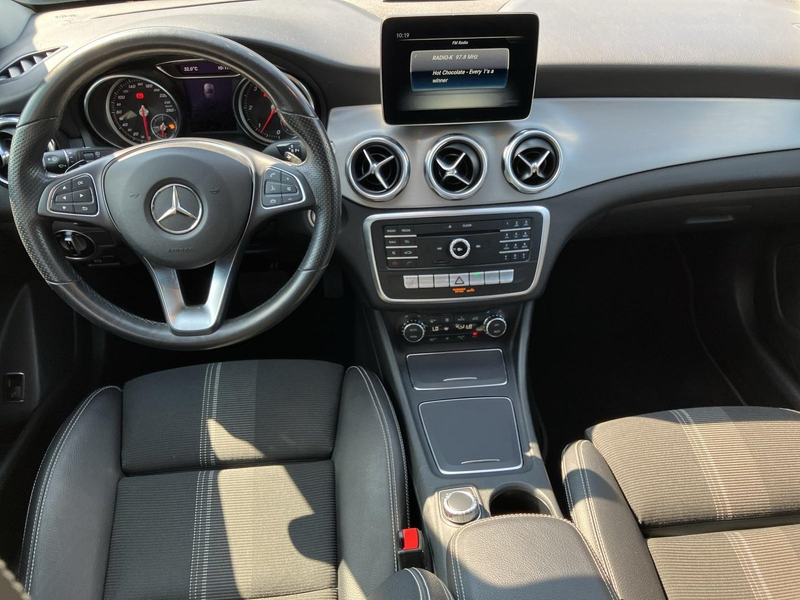 Mercedes-Benz GLA 200 GLA 200 d Austria Night Edition — photo 12
